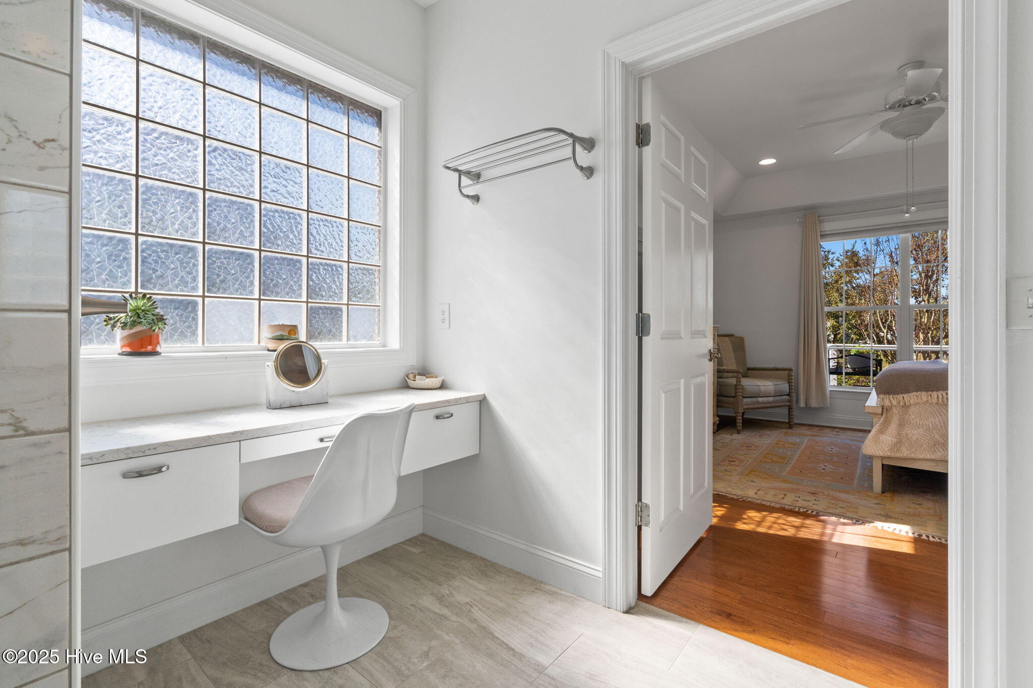 100538091 | Photo 41