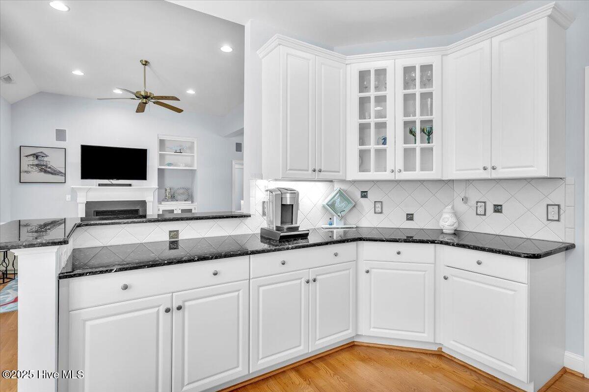 100506076 | Photo 12