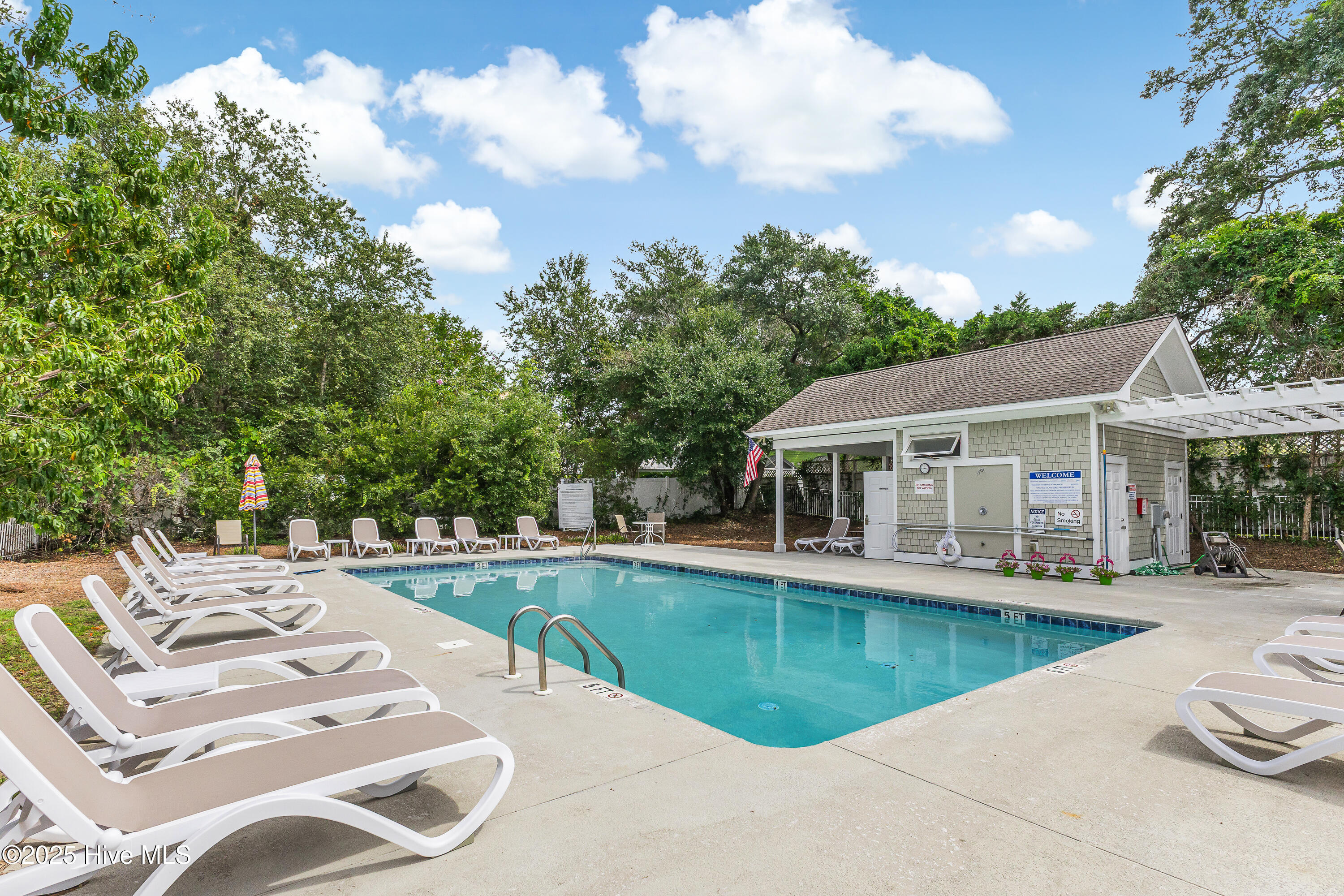 100528014 | Photo 30