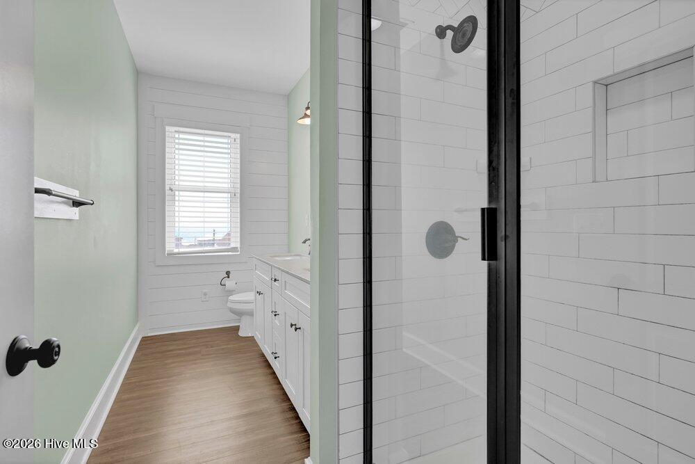 100564441 | Photo 23