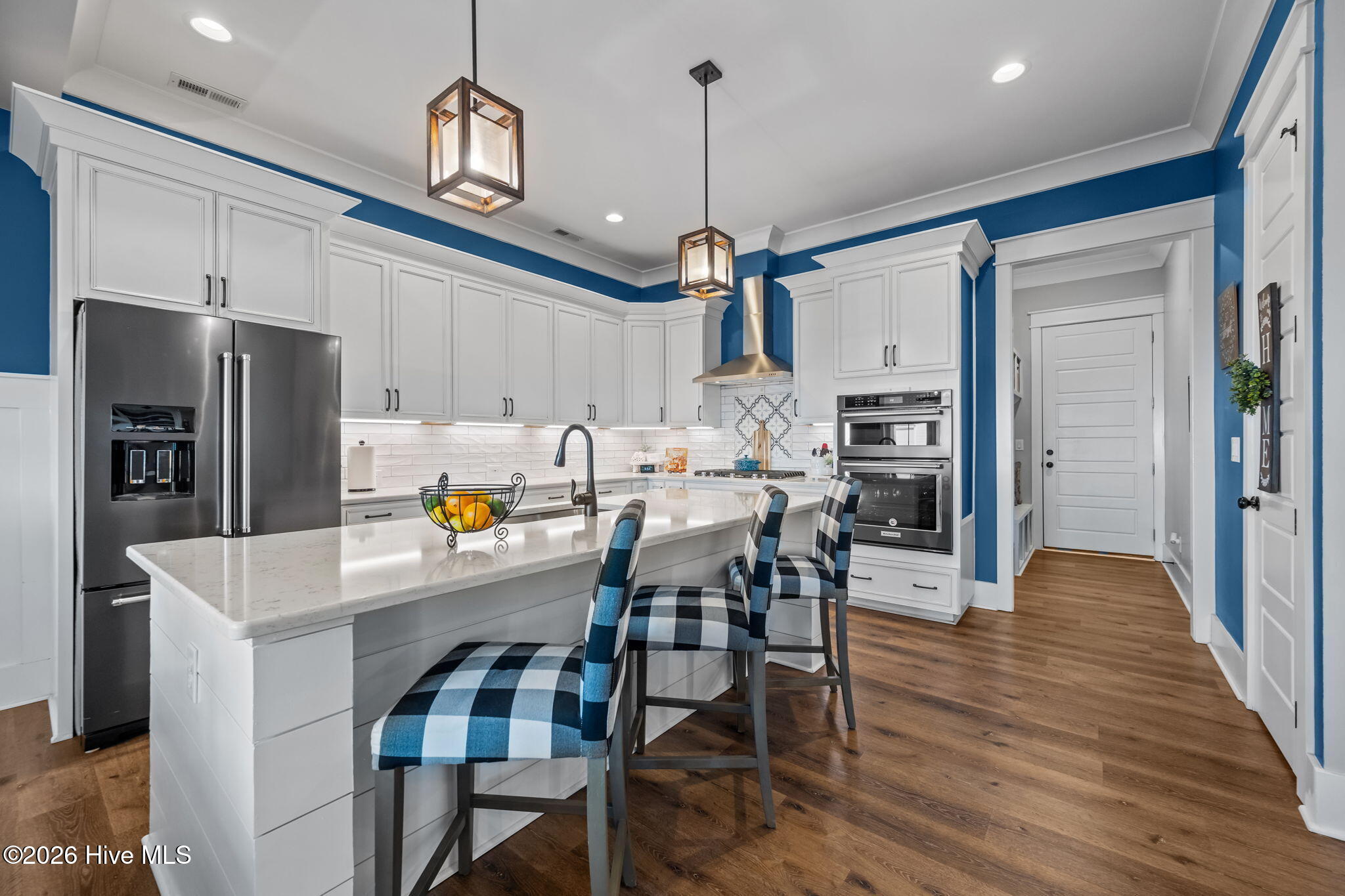 100555870 | Photo 11