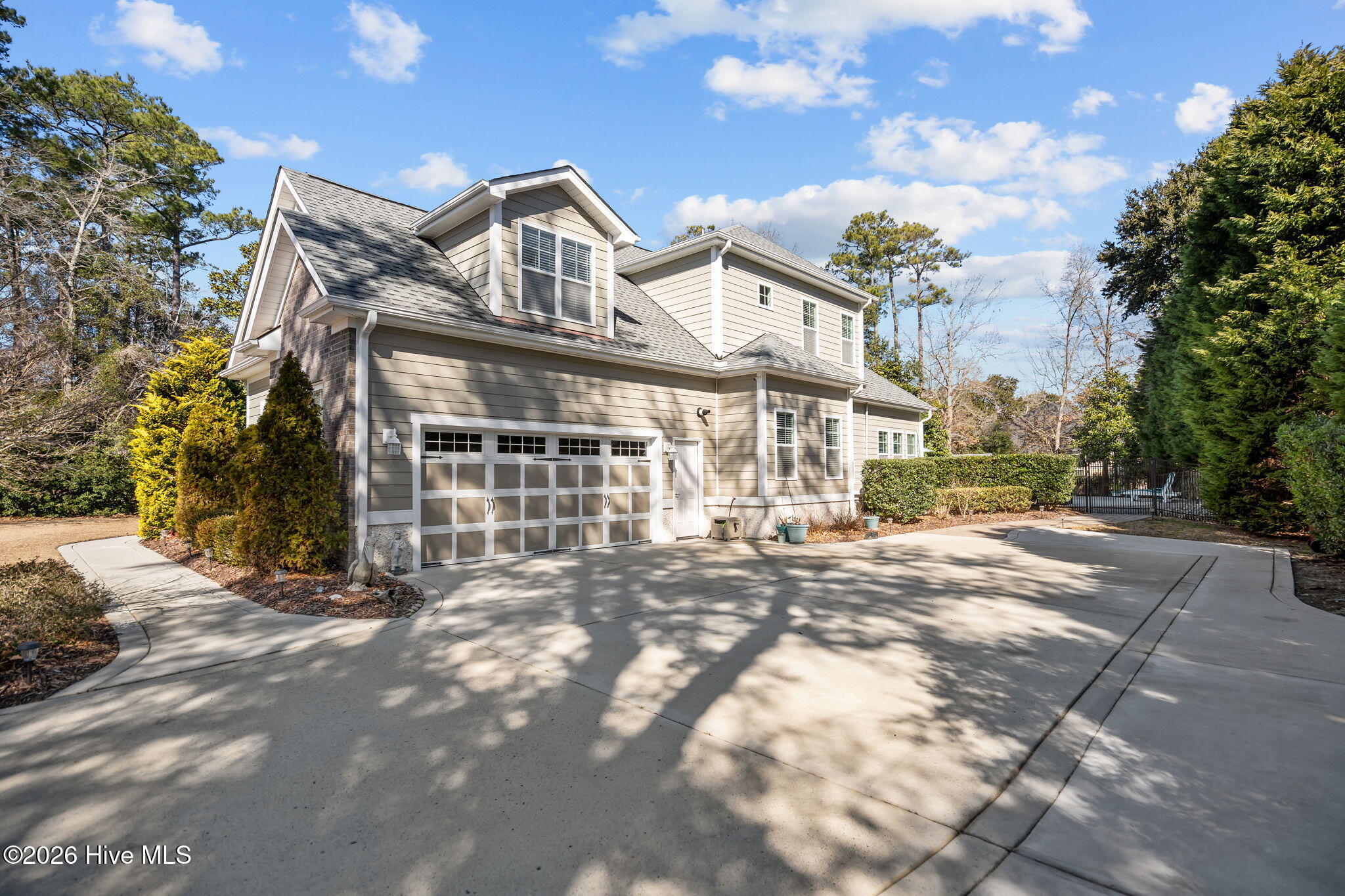 703 Brown Pelican Lane, Hampstead, NC 28443 – photo 5: 60-web-or-mls-Photo Feb 12 2026, 11 46 4