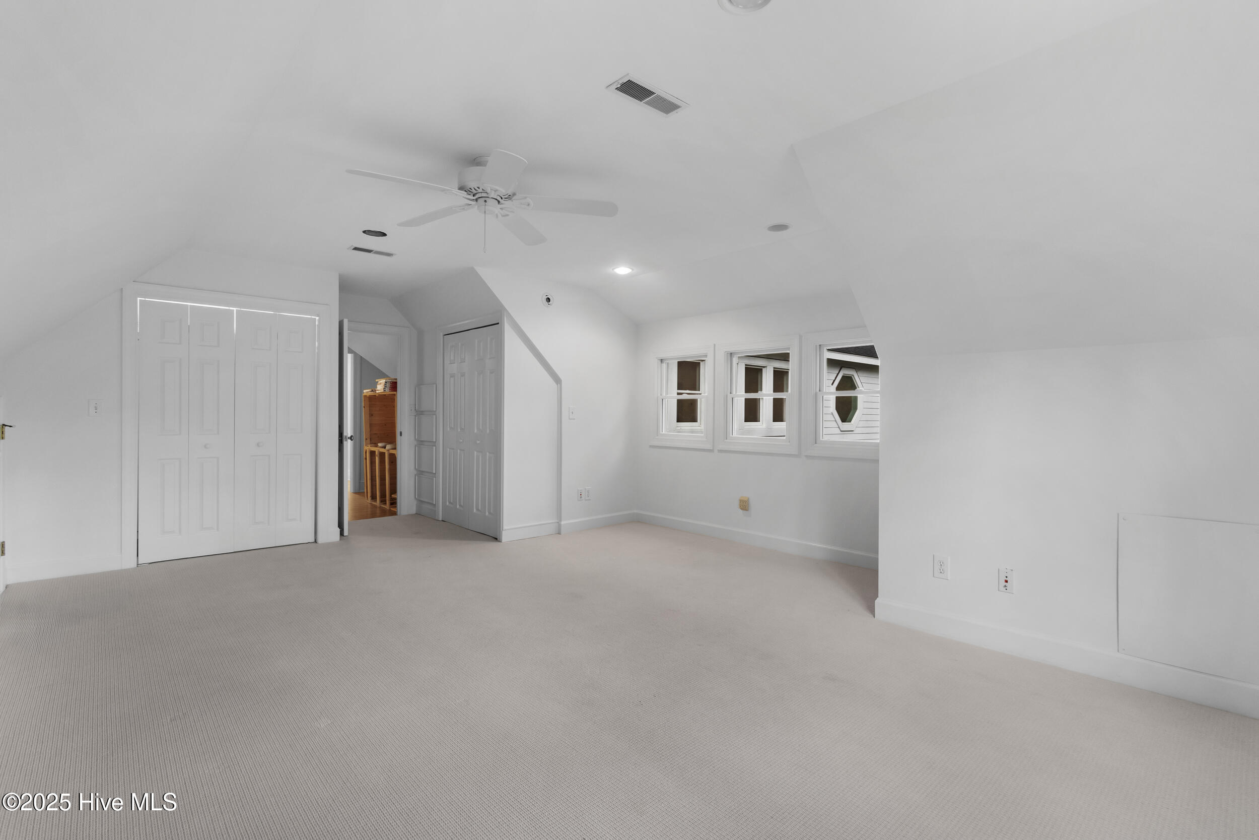 100534920 | Photo 52