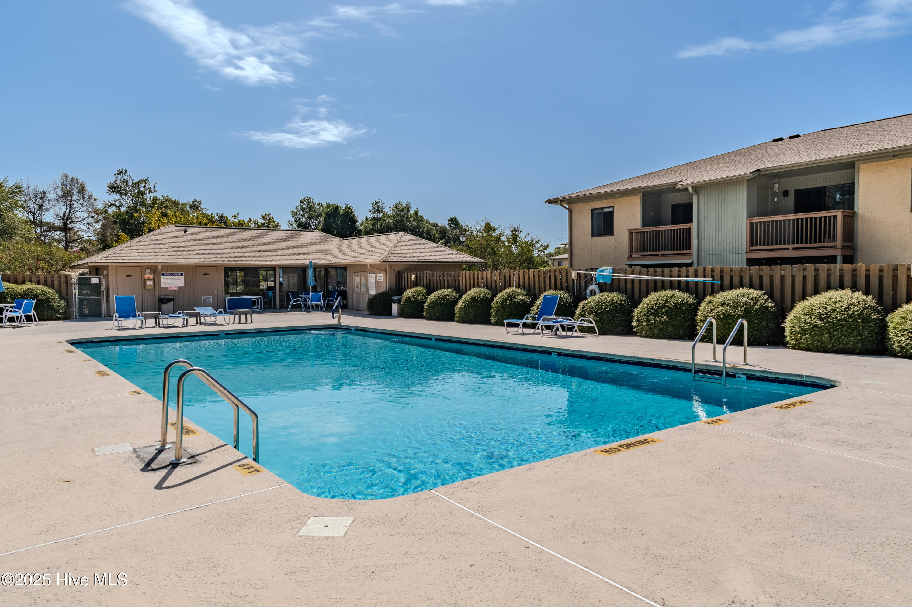 100534188 | Photo 38