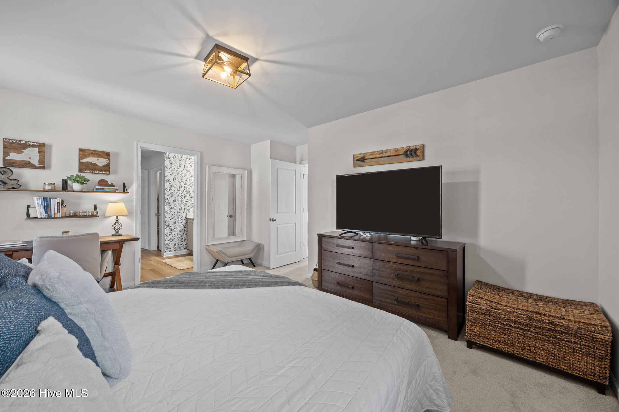 100549295 | Photo 17