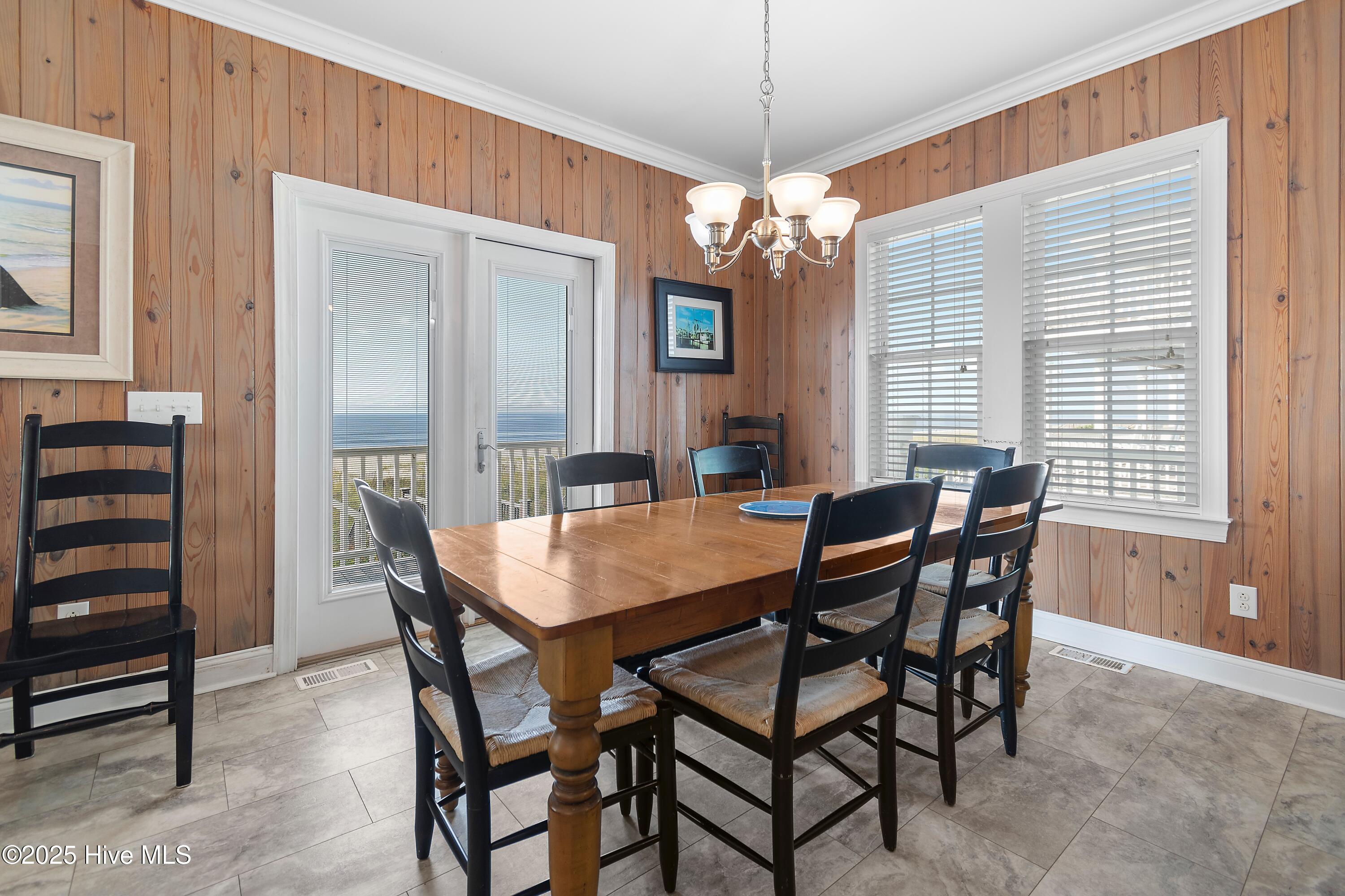 100535231 | Photo 65