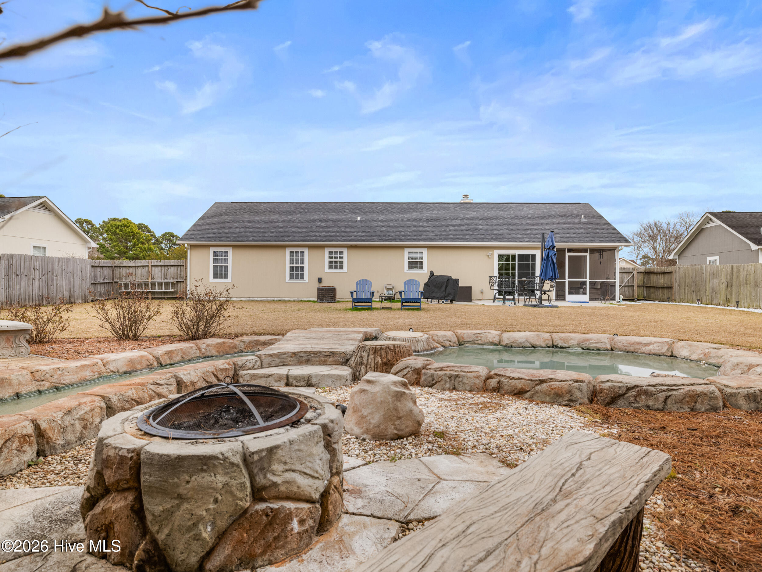 100551107 | Photo 15