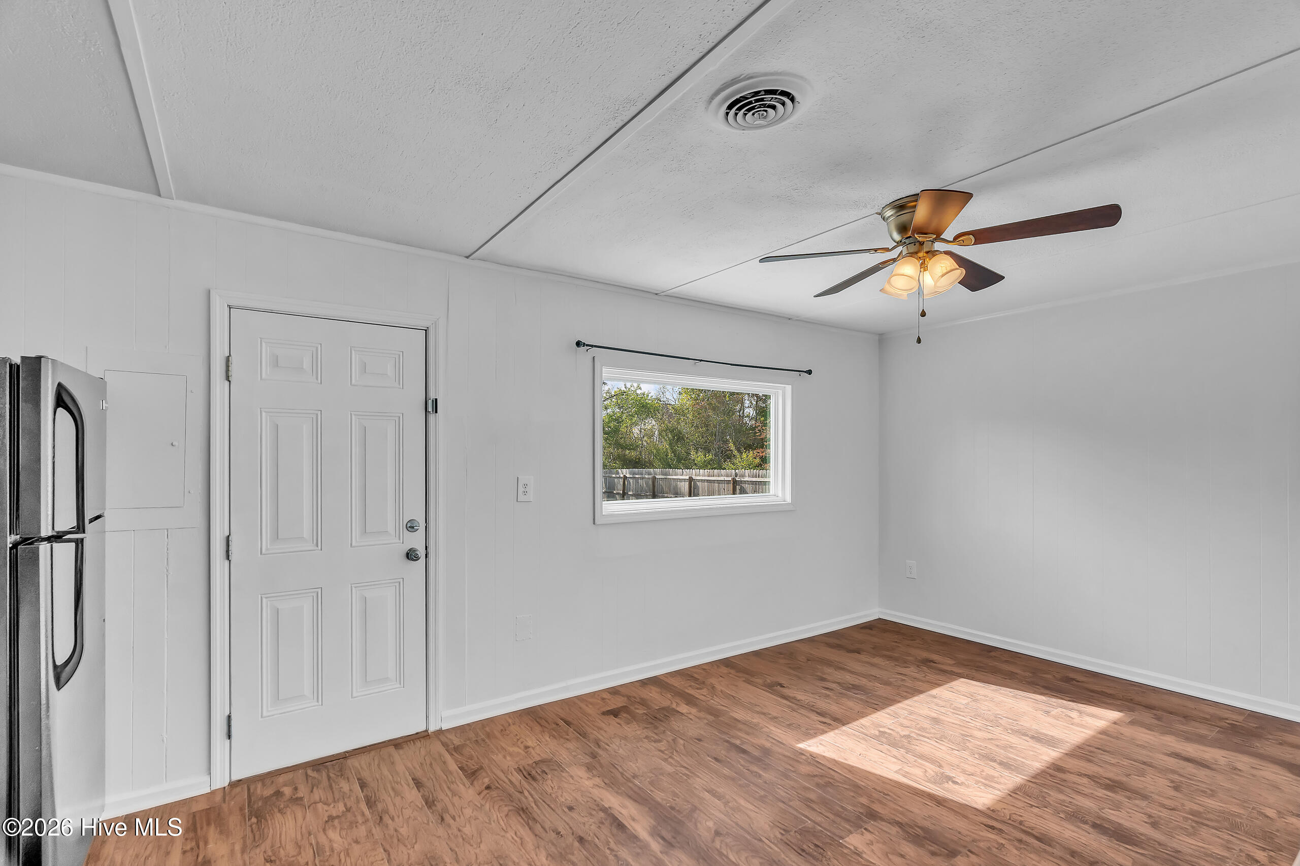 100567424 | Photo 10