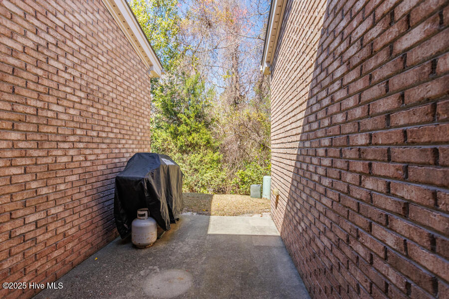 100533866 | Photo 29