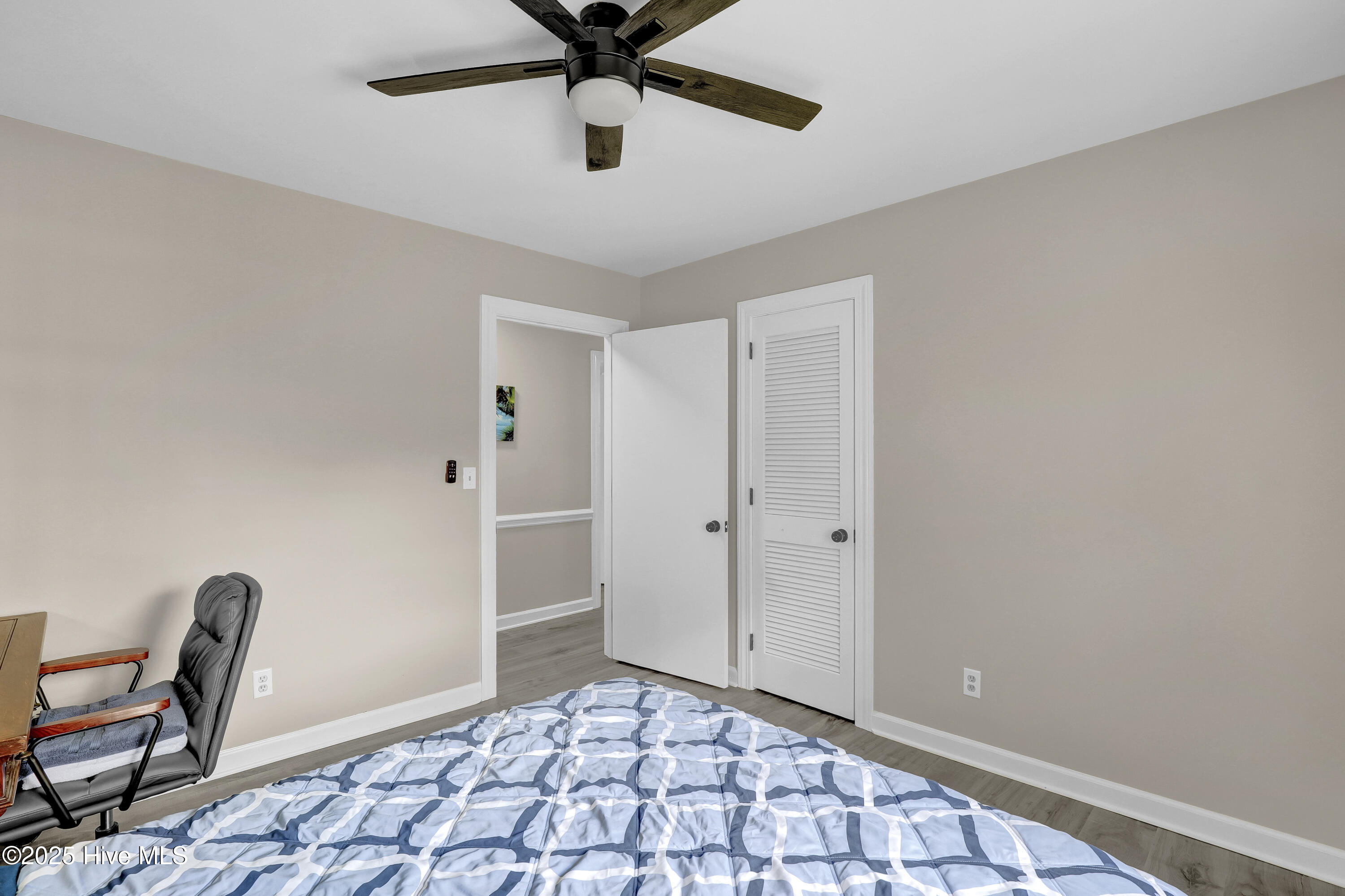 100566321 | Photo 24