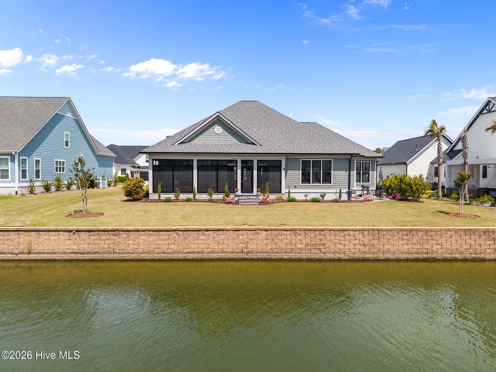 100568517 | Photo 38