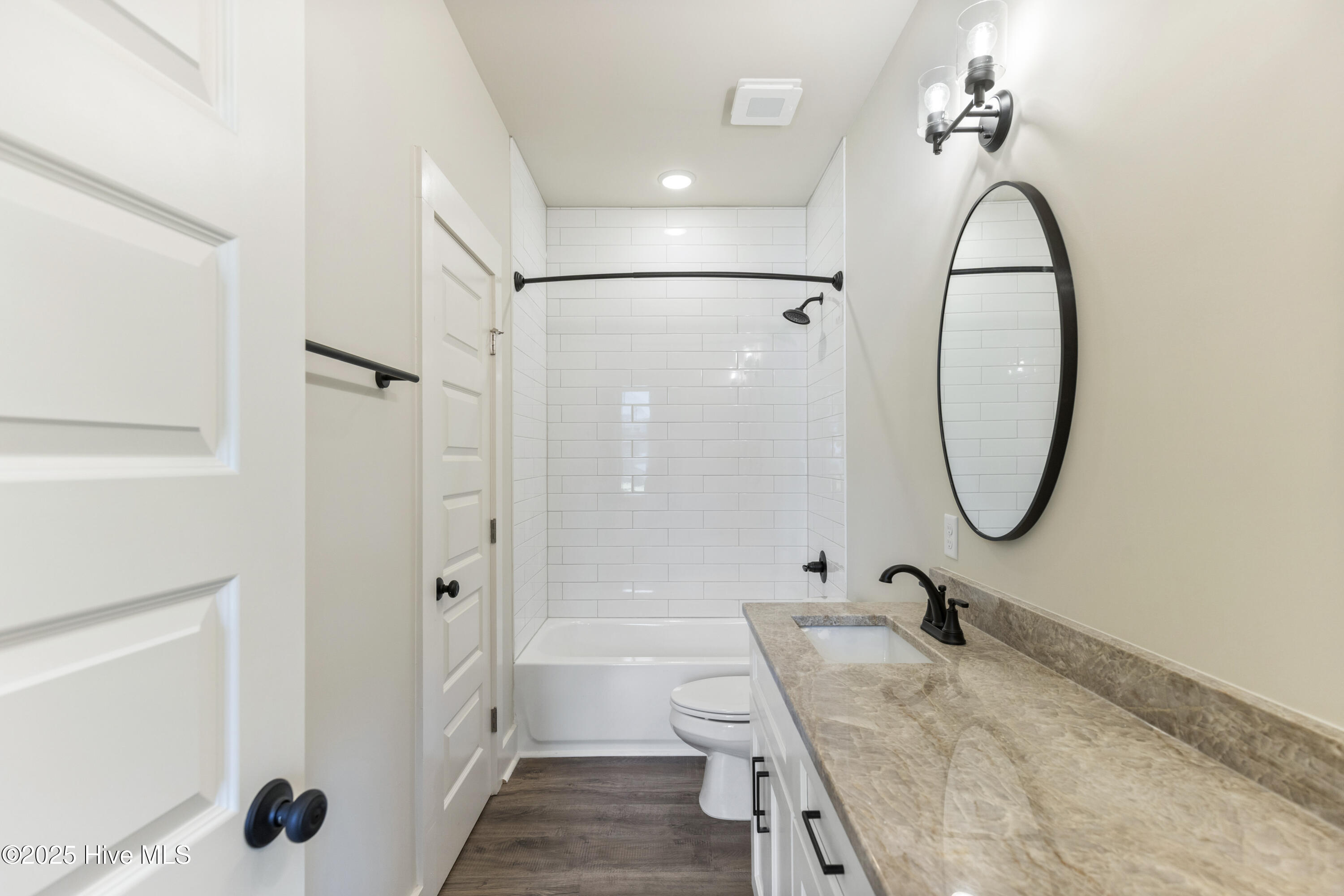 100539759 | Photo 22