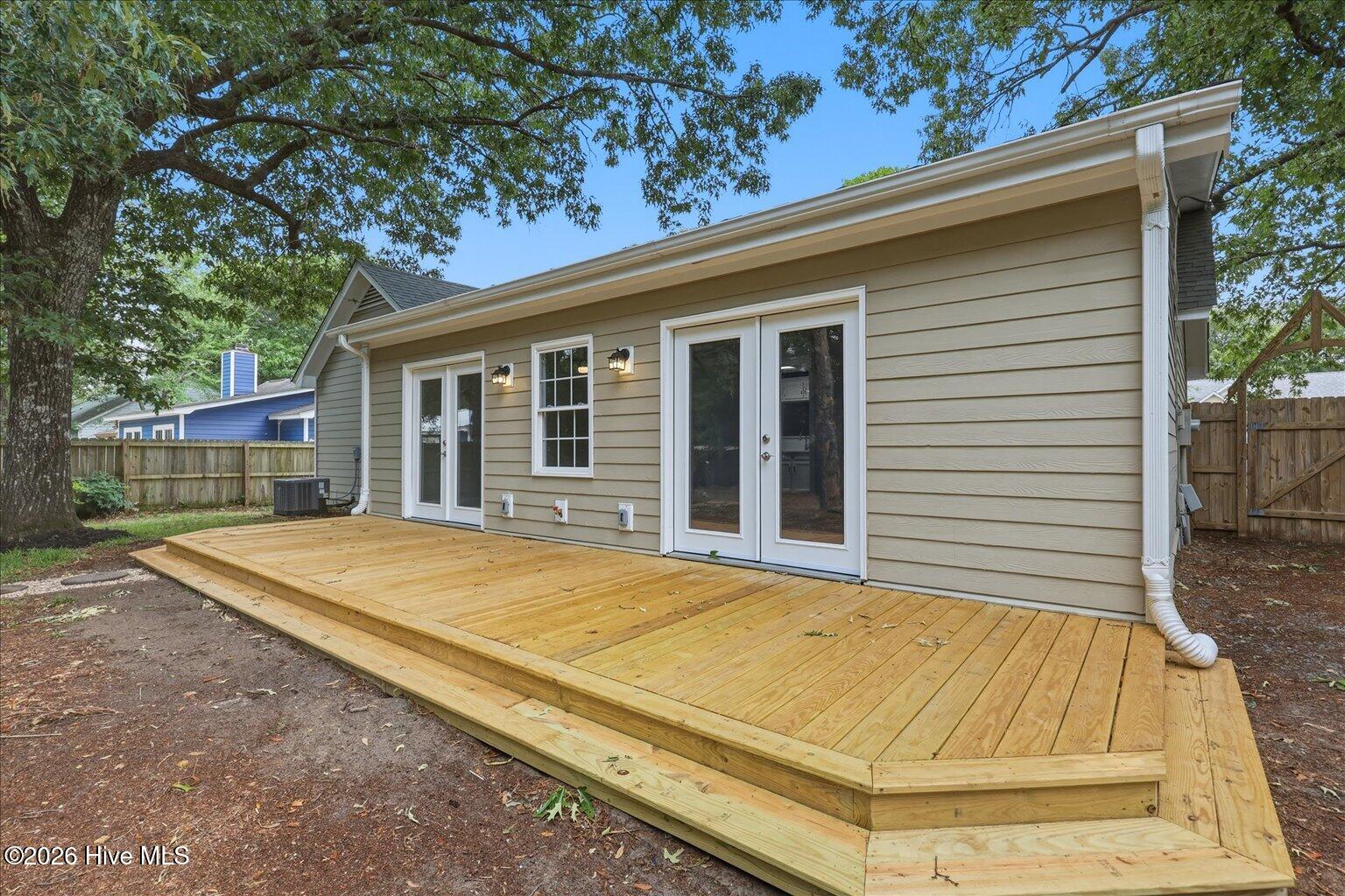 100570357 | Photo 37