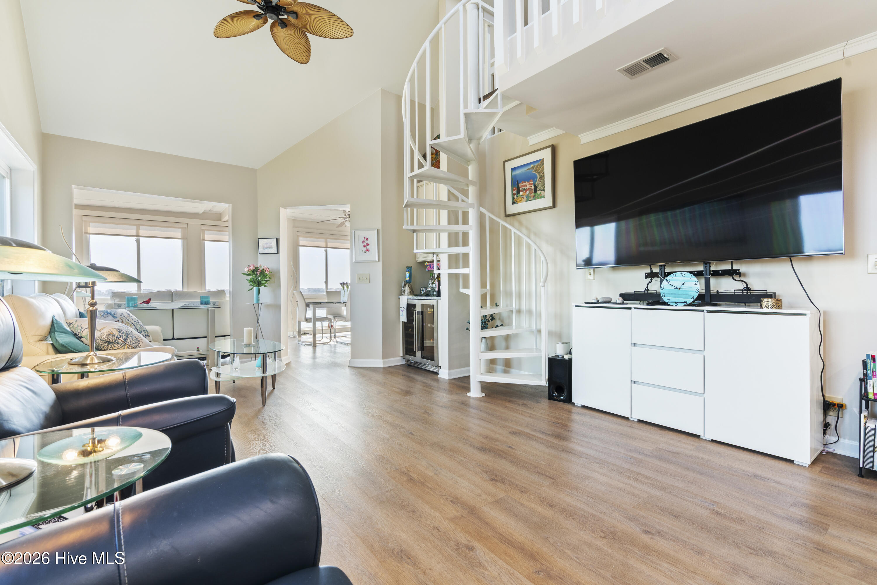 100554820 | Photo 18