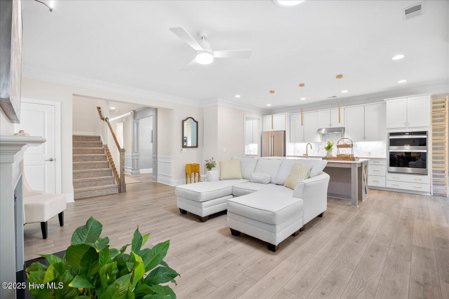 100533104 | Photo 22