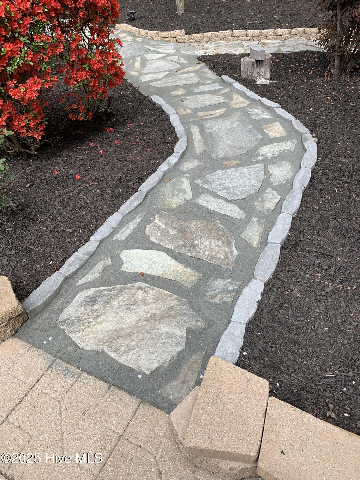 100560013 | Photo 33