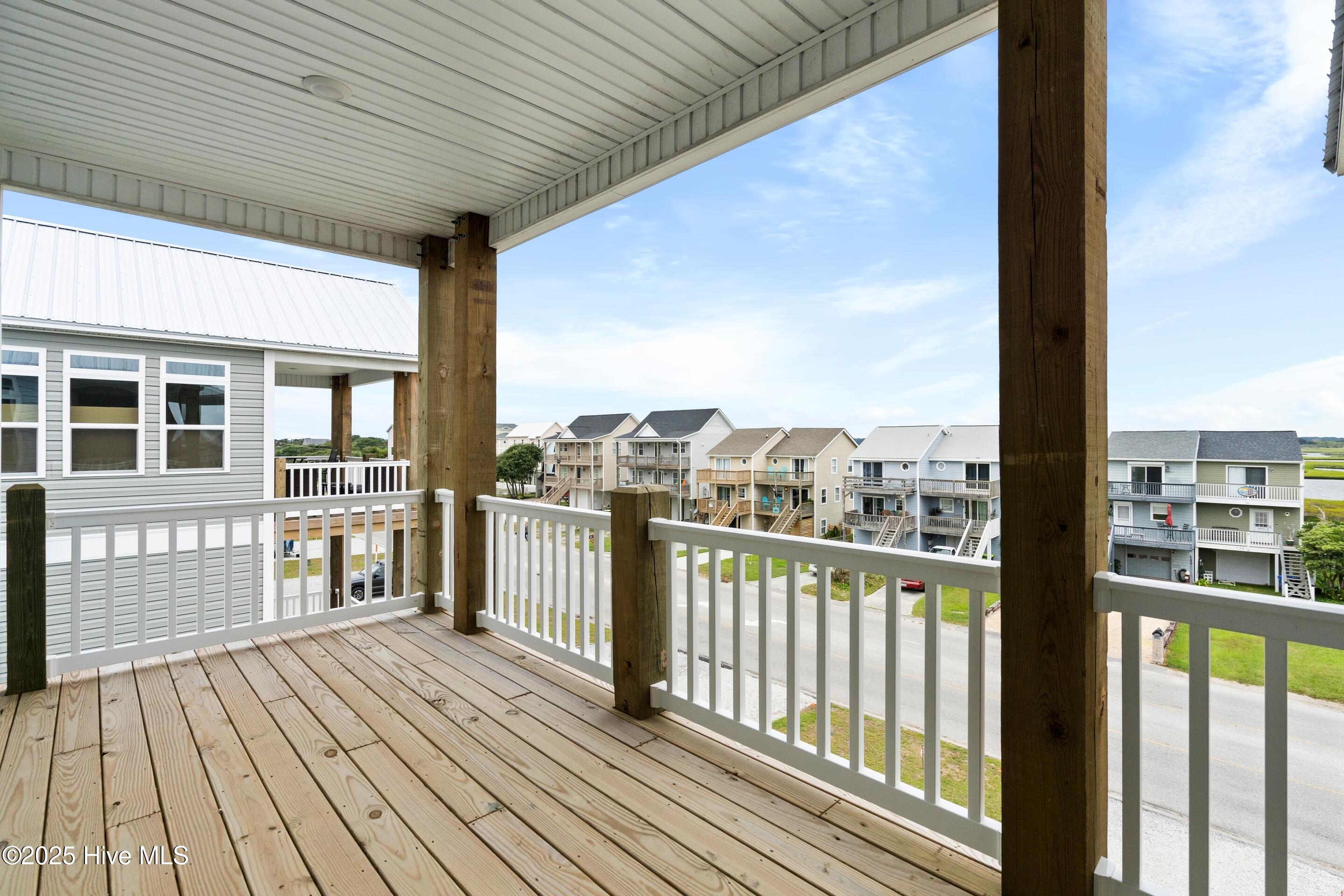 100525905 | Photo 35