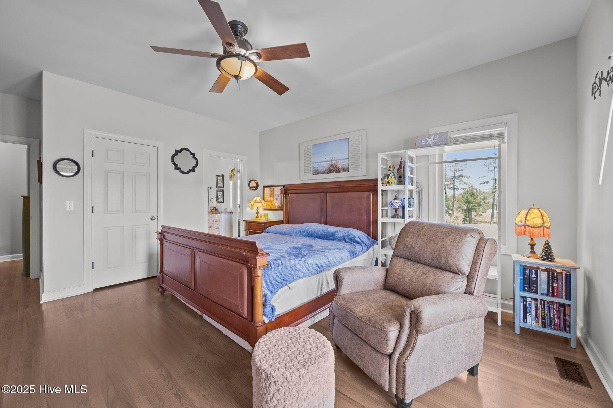 100517402 | Photo 17