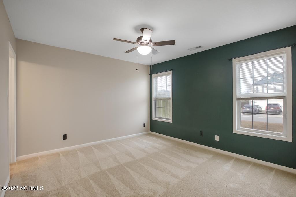 100549423 | Photo 11