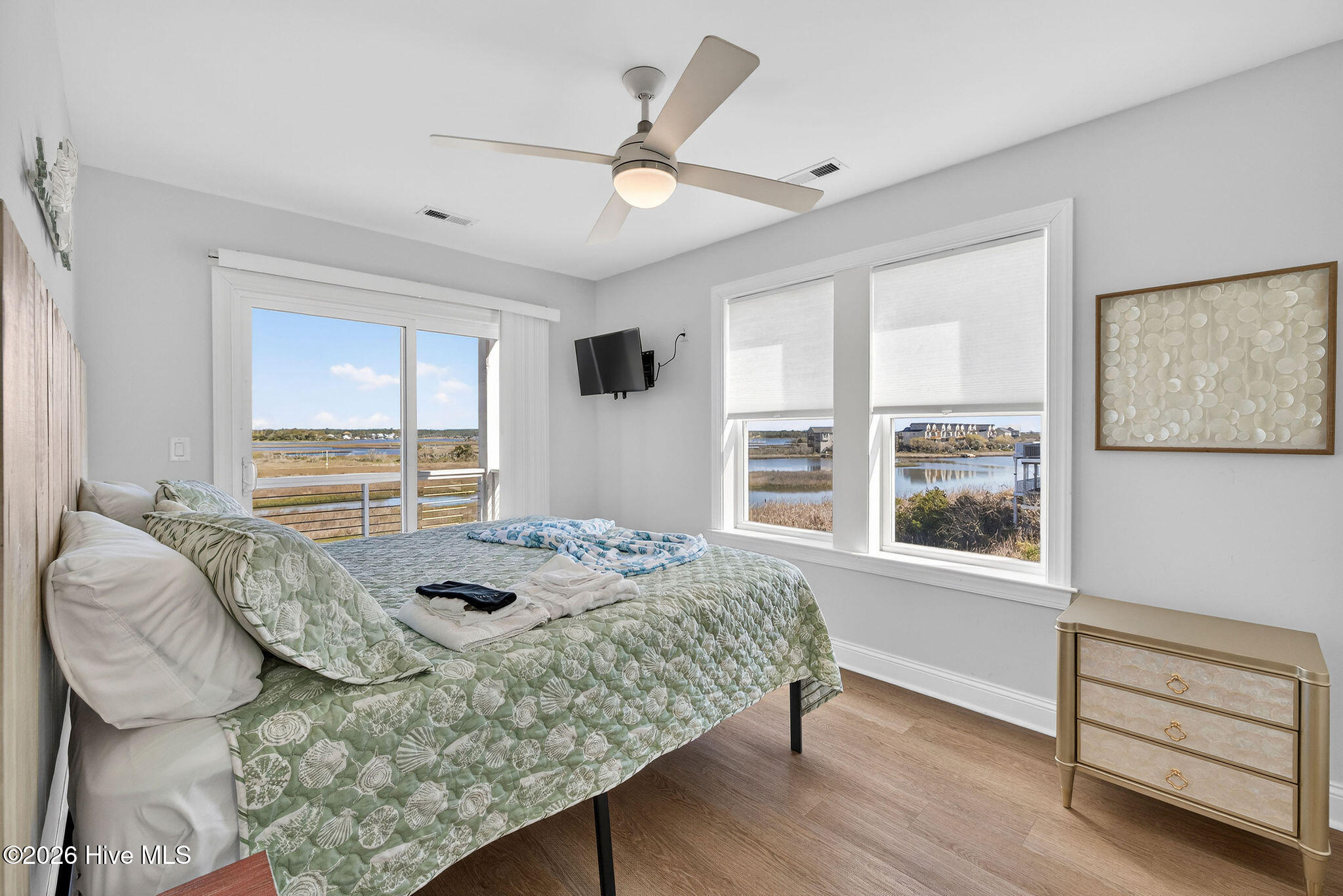 100565541 | Photo 37