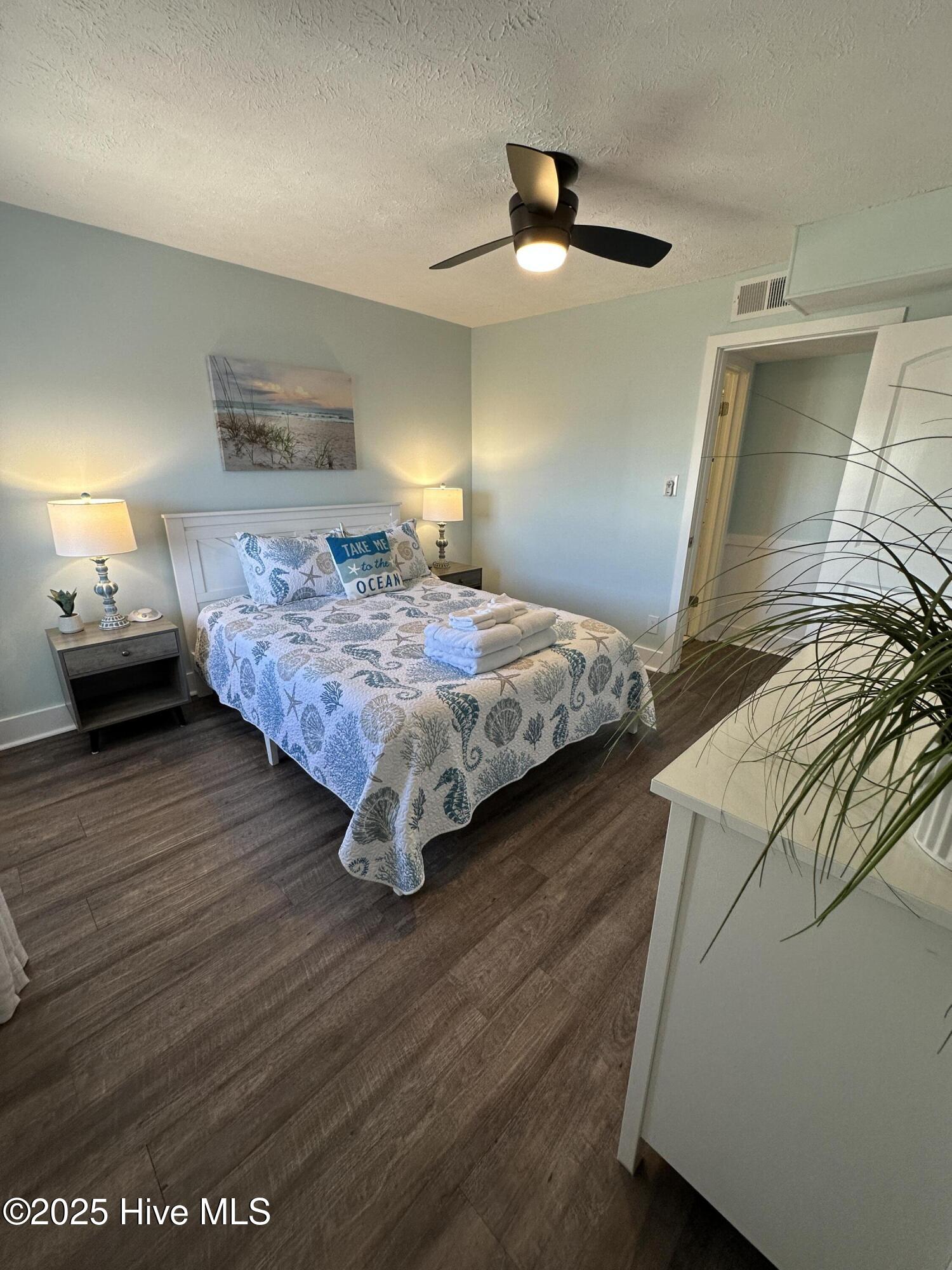 100545930 | Photo 13