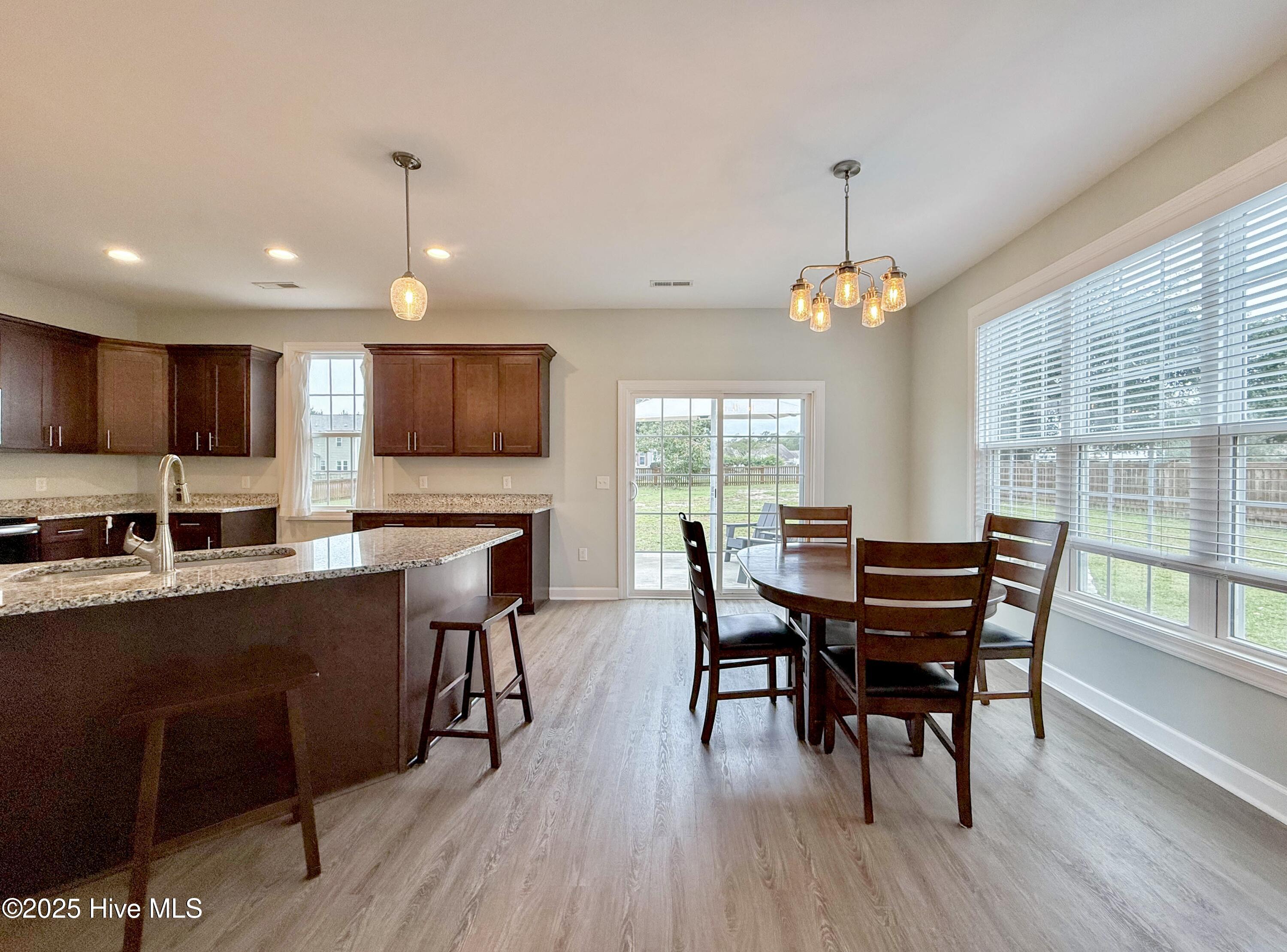 100536408 | Photo 18