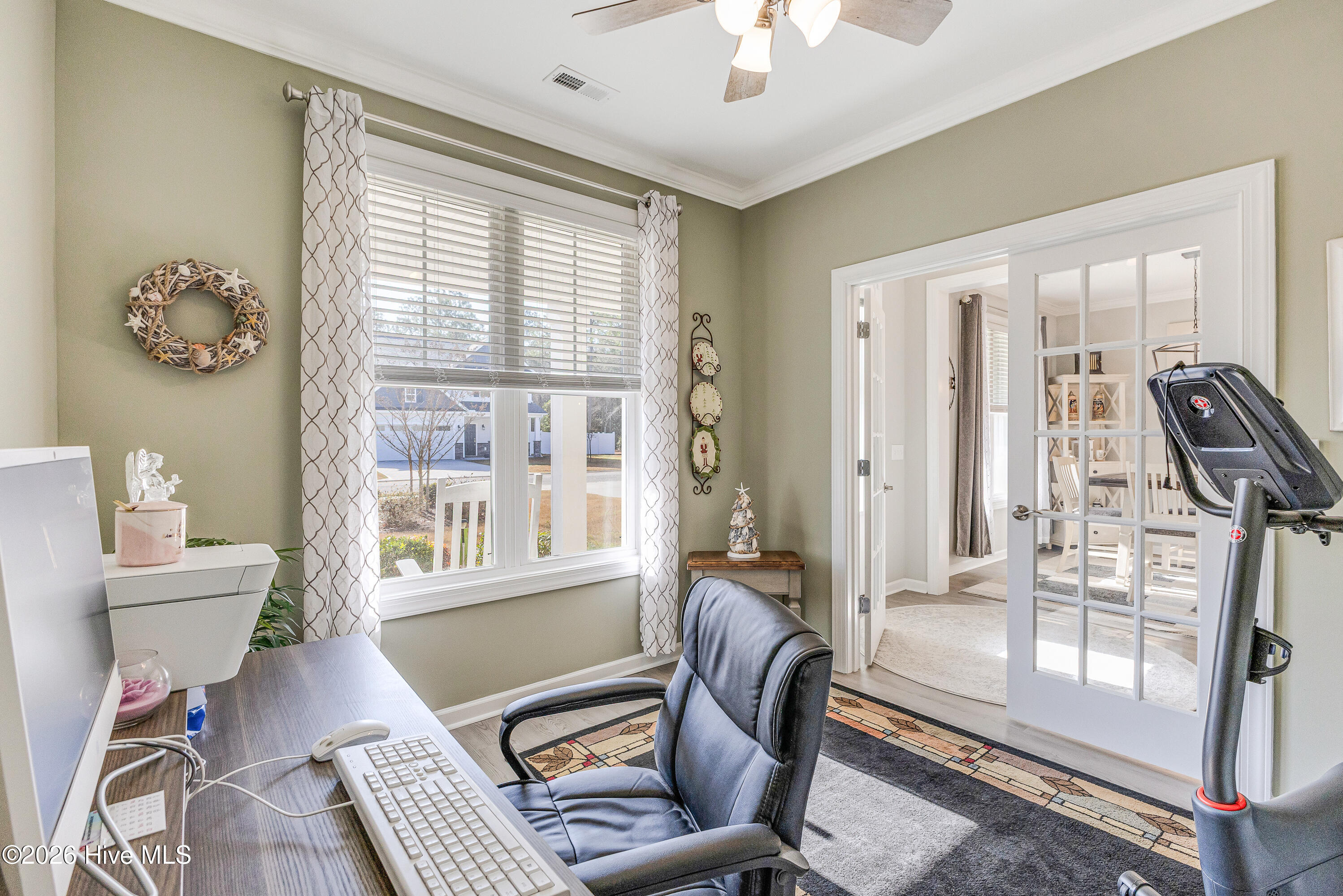 100561290 | Photo 19