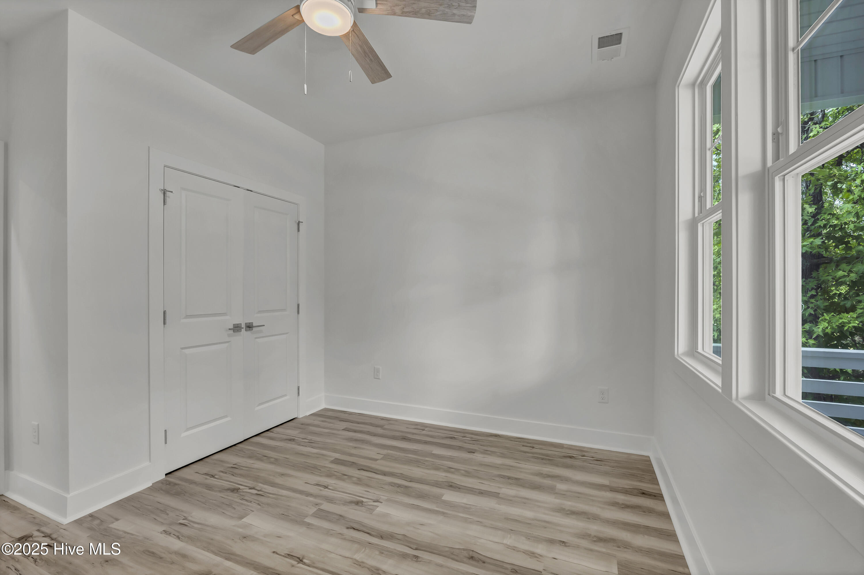 100509344 | Photo 28