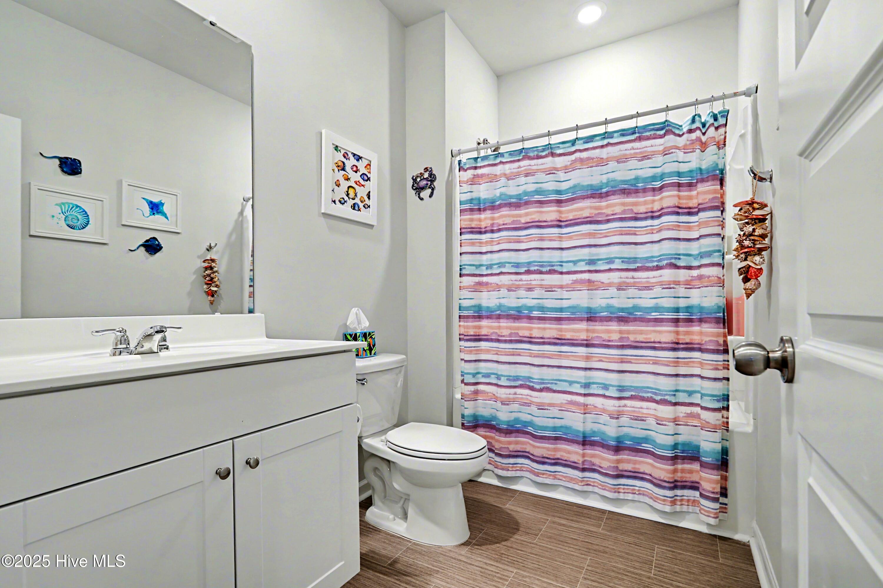 100547065 | Photo 24