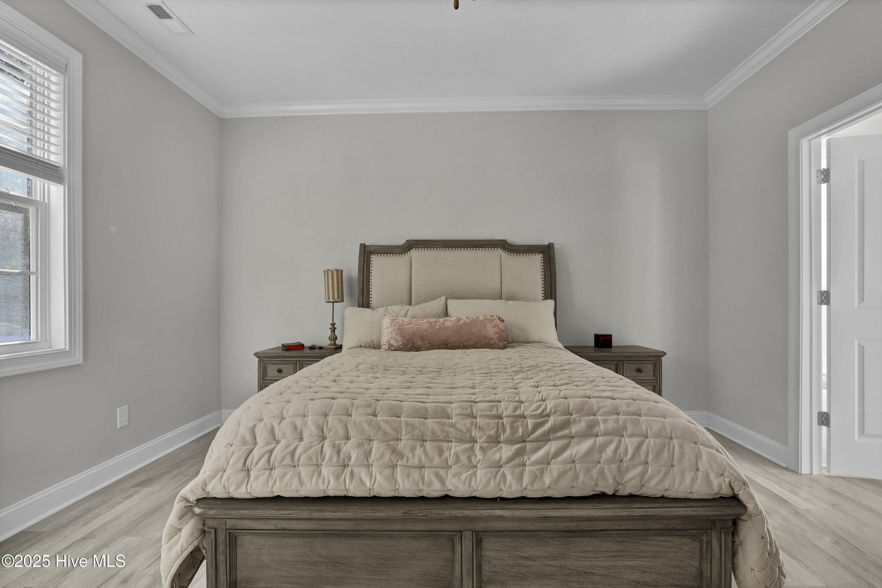 100538907 | Photo 54