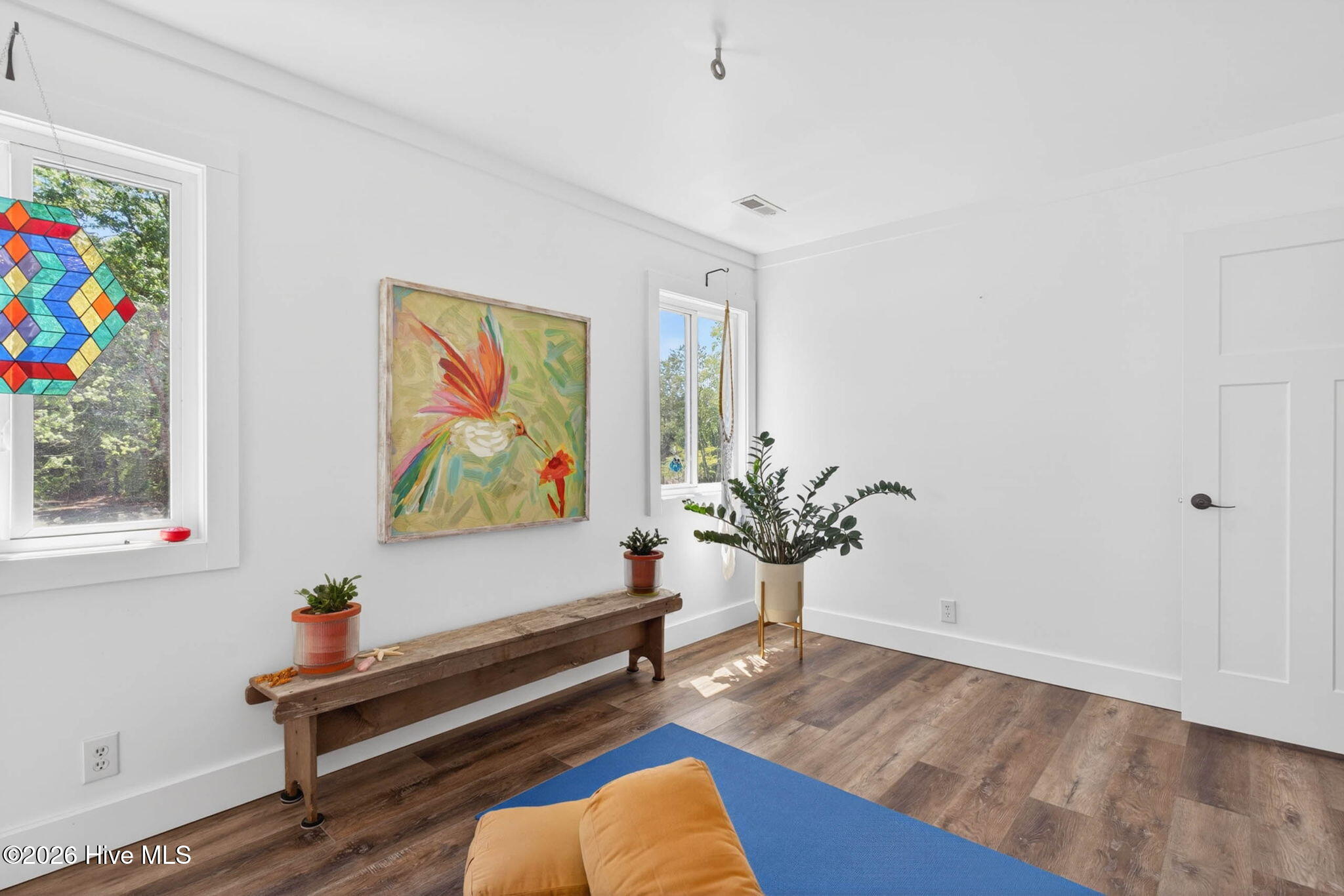 100568923 | Photo 34