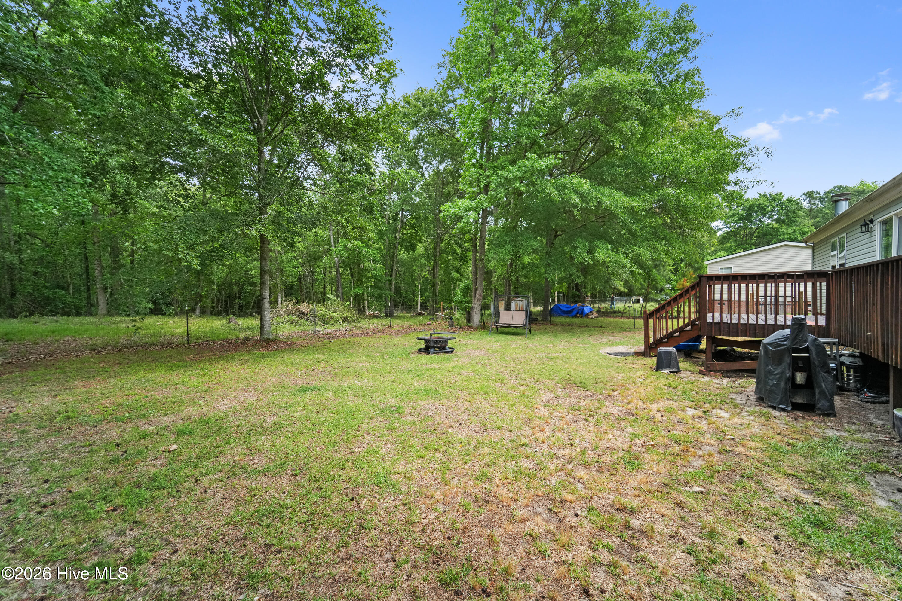 100570687 | Photo 35