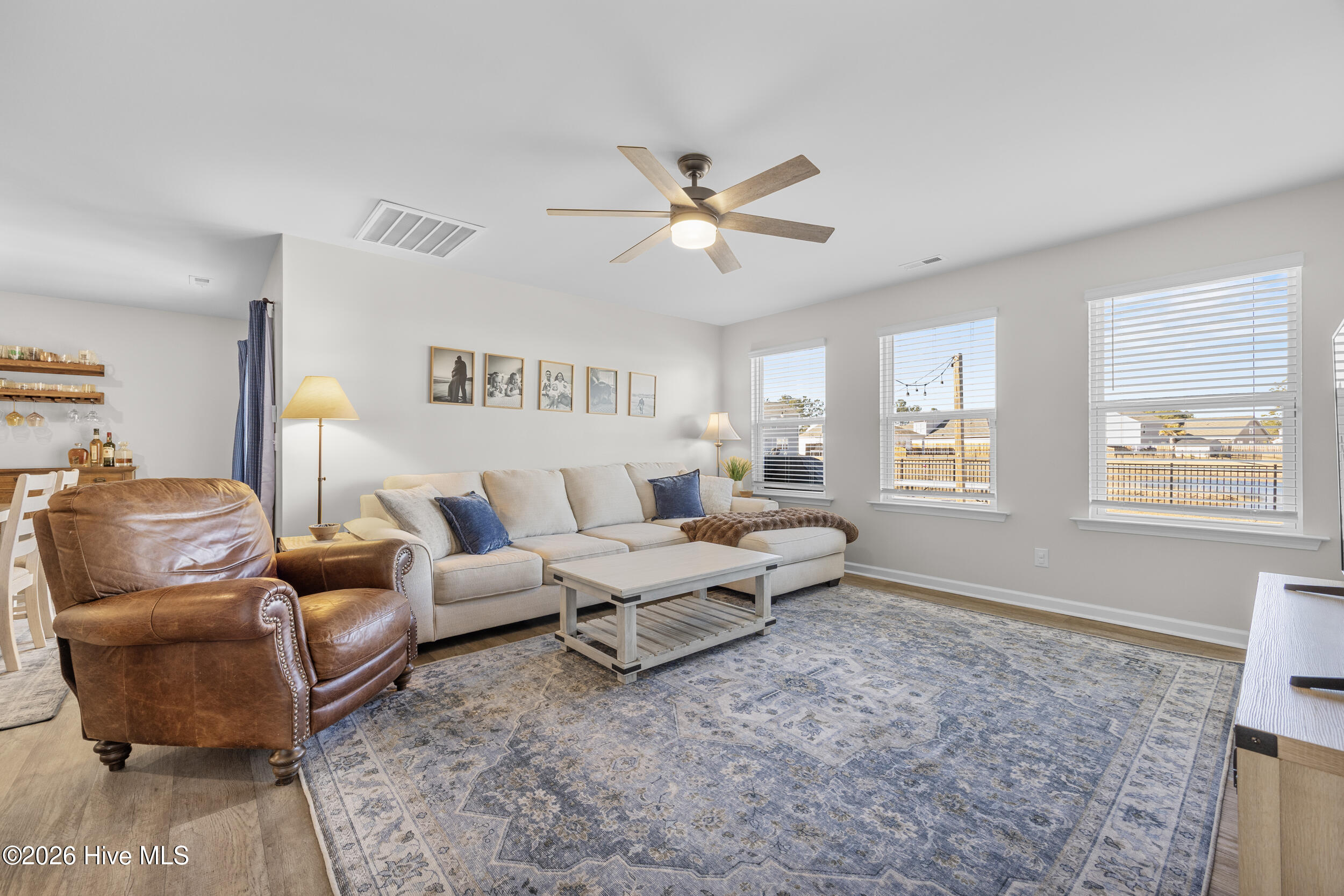 100550214 | Photo 11