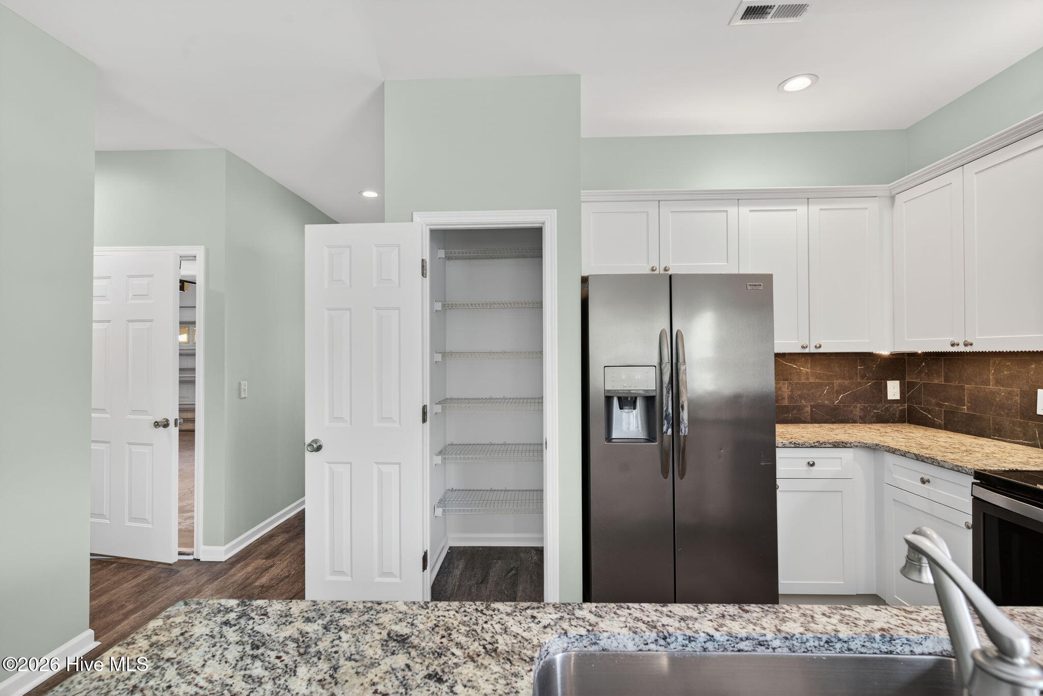 100564275 | Photo 13