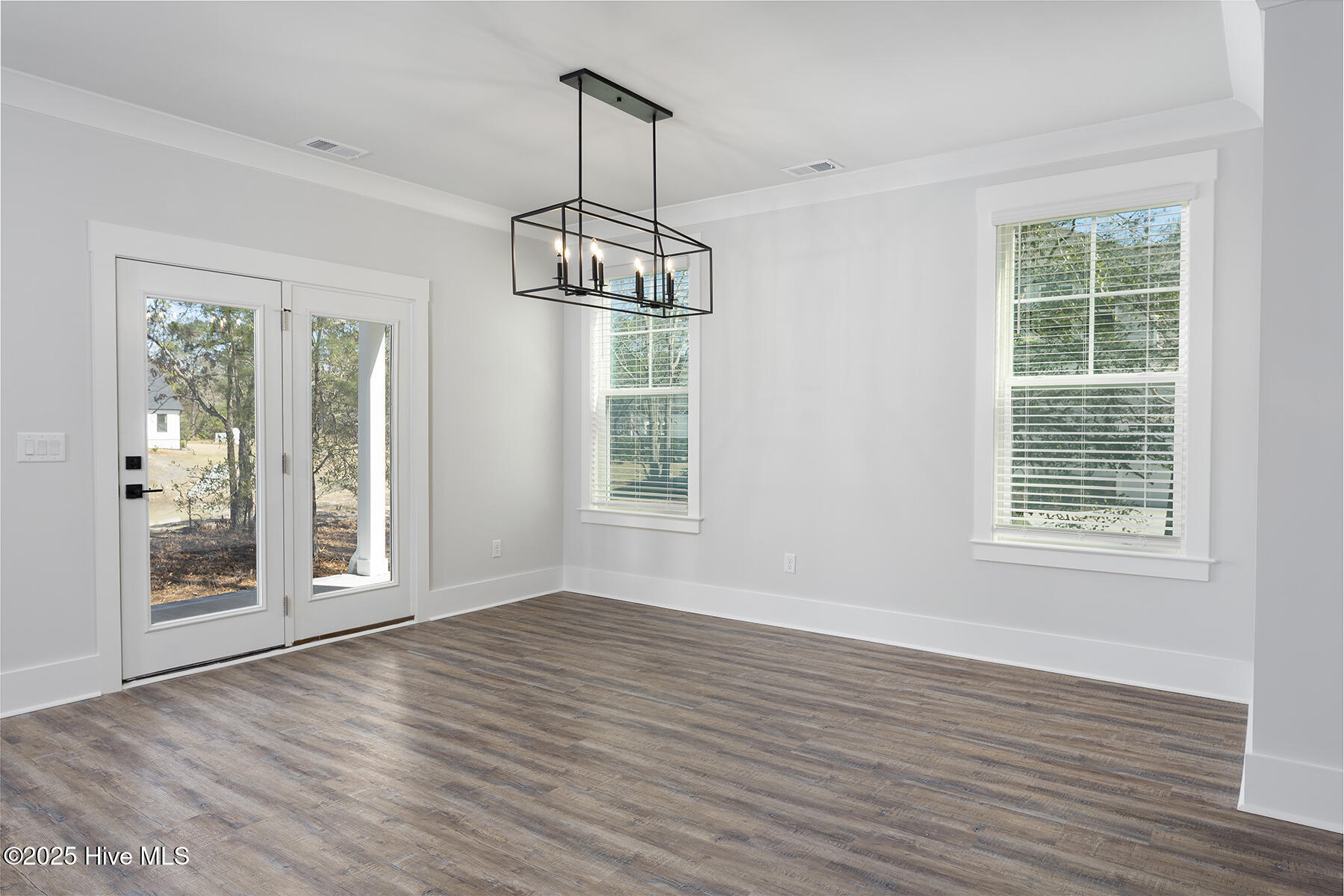 100506459 | Photo 13