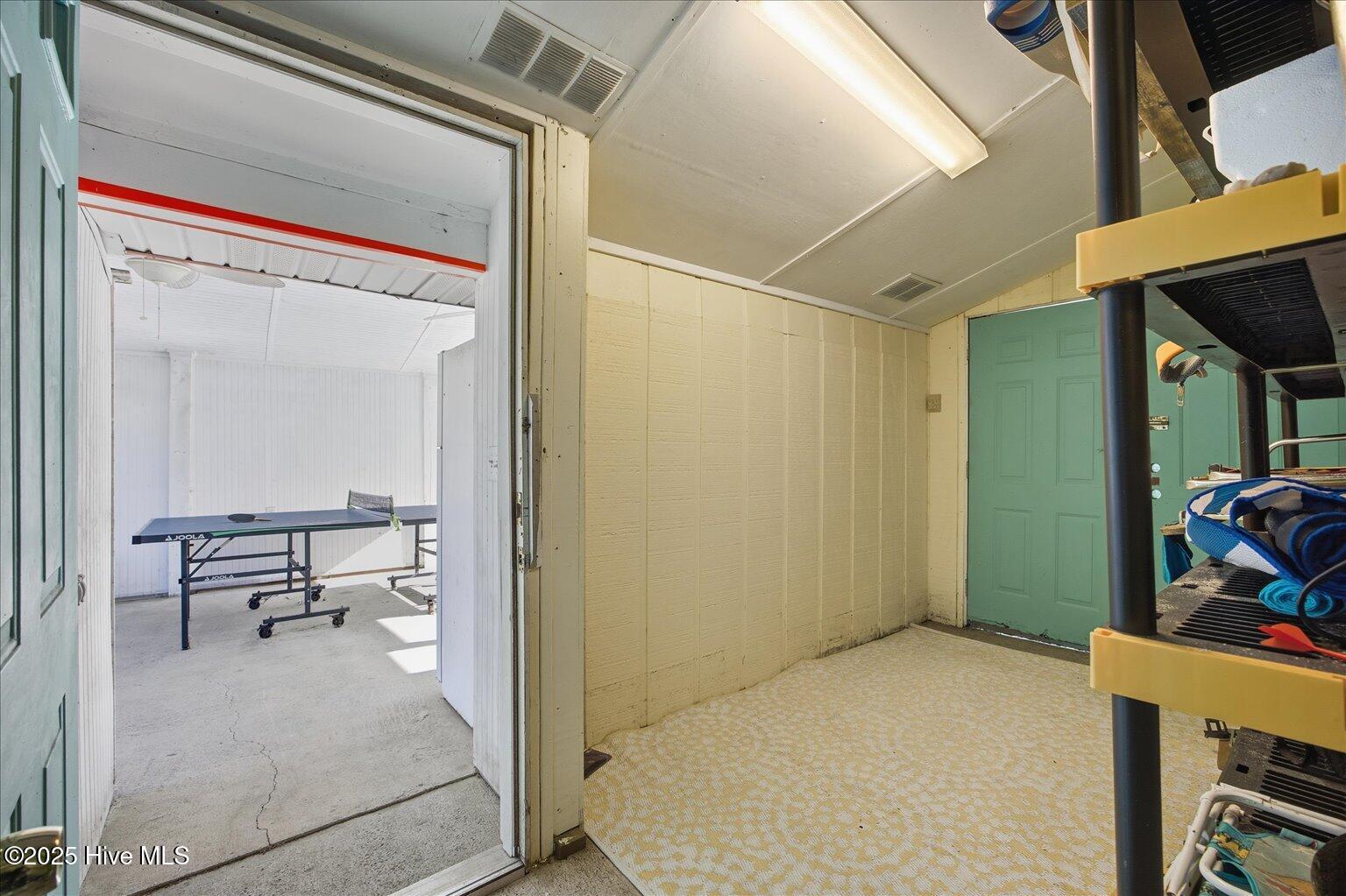 100546688 | Photo 33