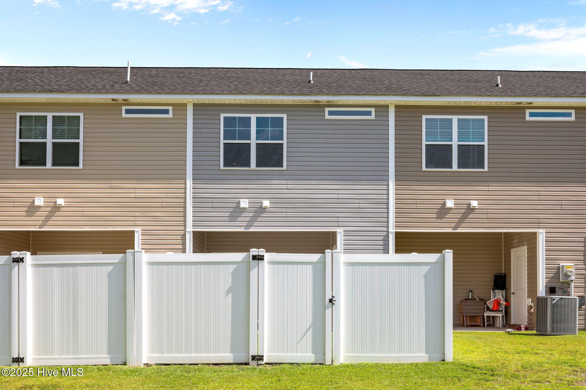 100549921 | Photo 32