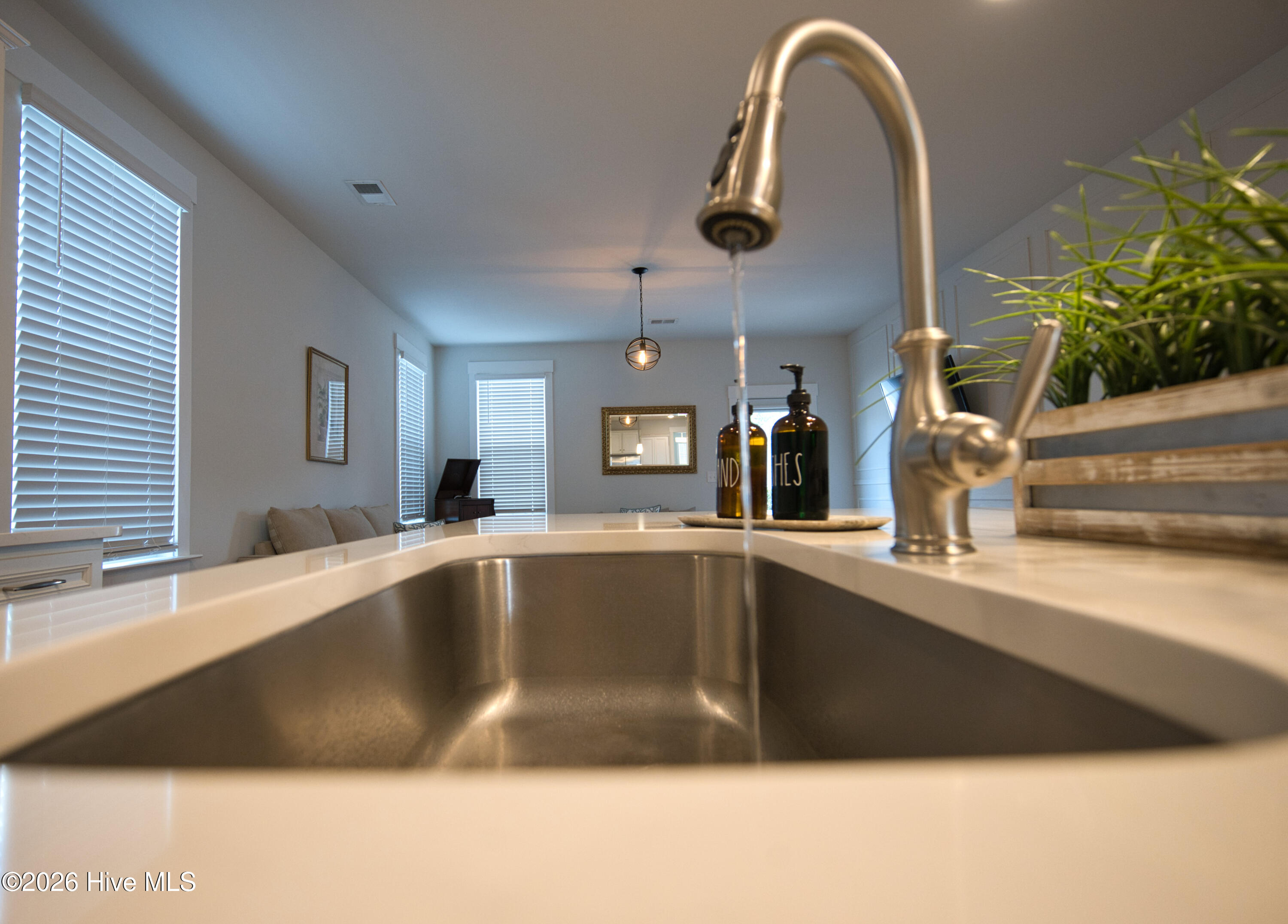 100551337 | Photo 30