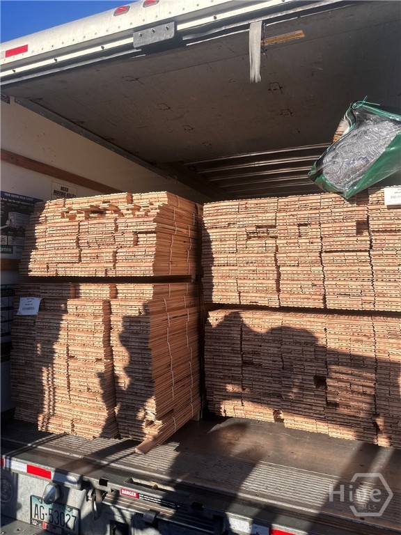 Flooring conveys