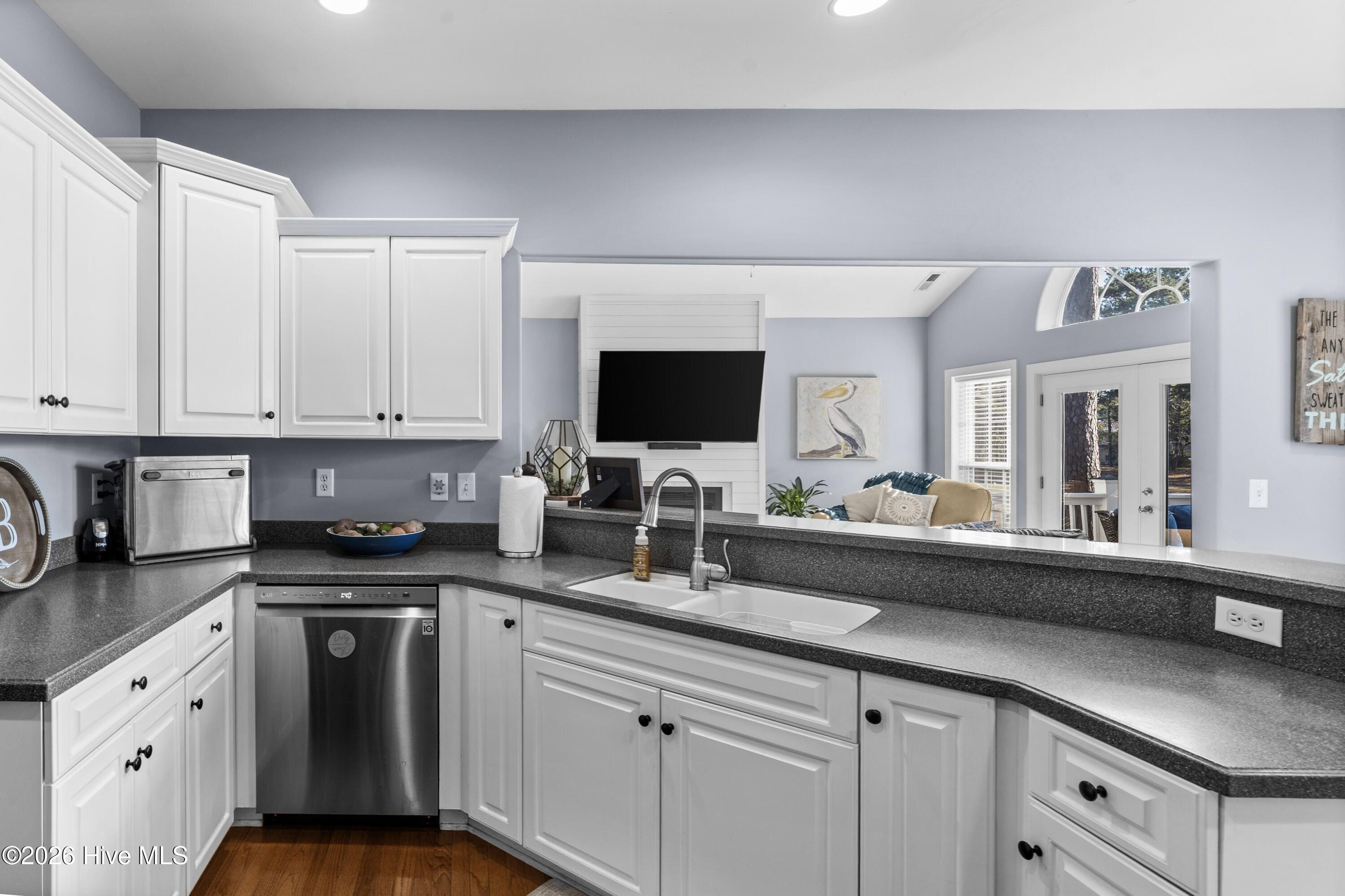 100550440 | Photo 27