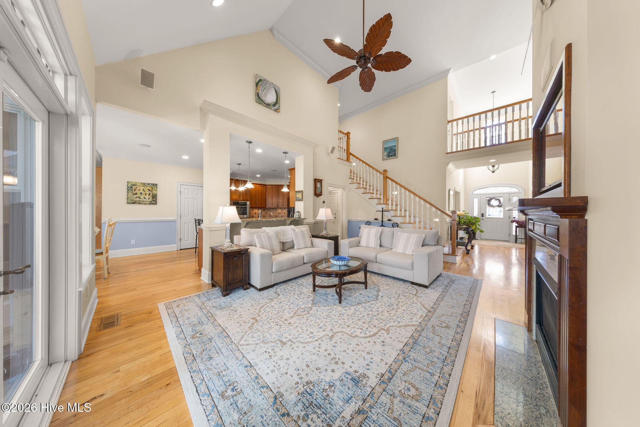 100557018 | Photo 14