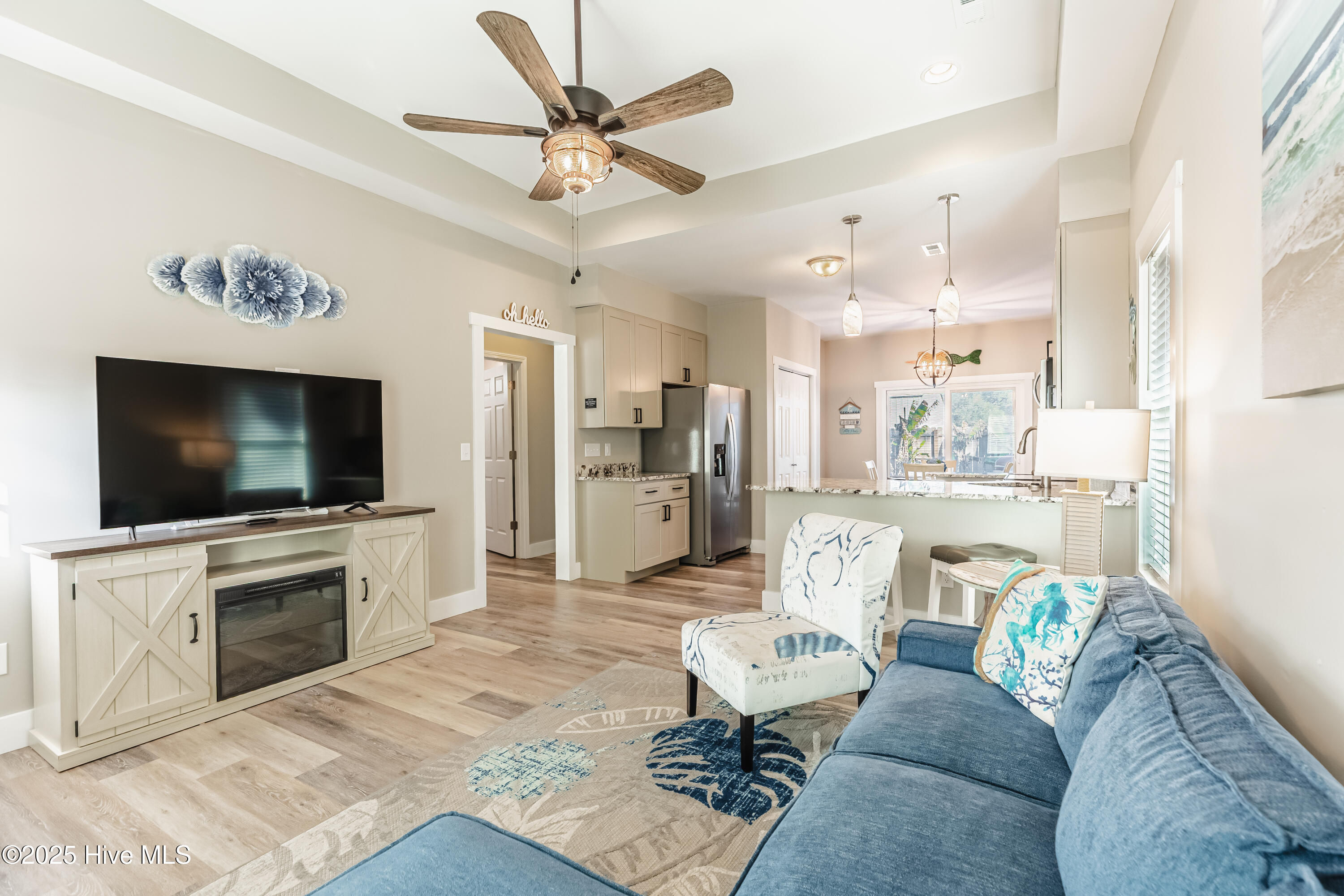 100542637 | Photo 26