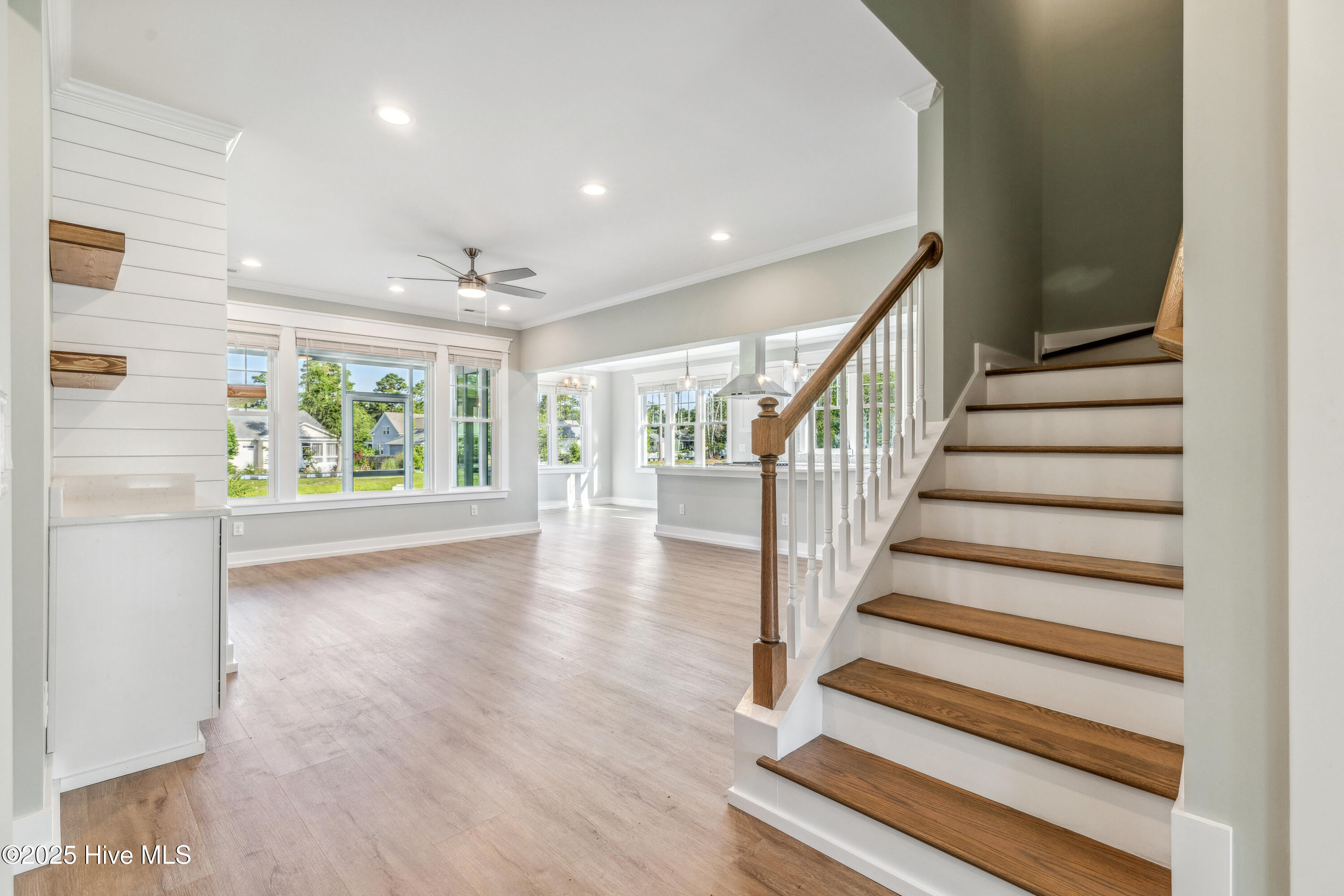 100558454 | Photo 10