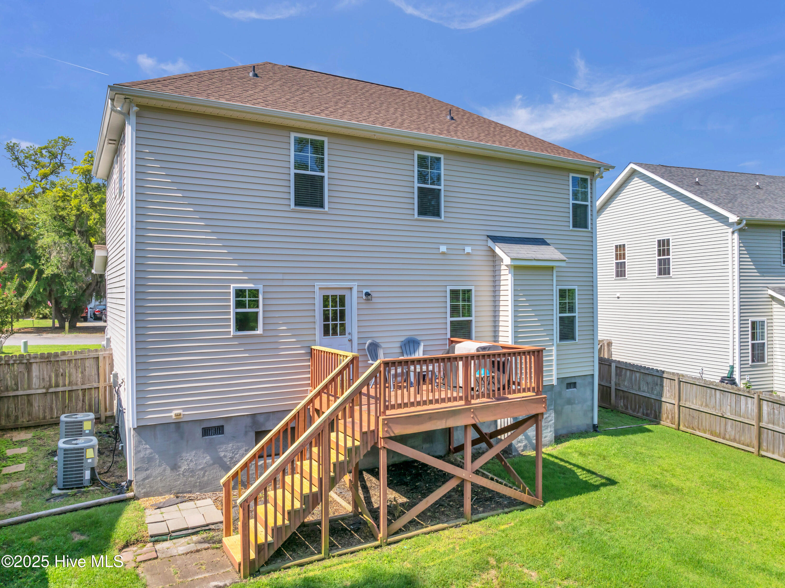 100517192 | Photo 40