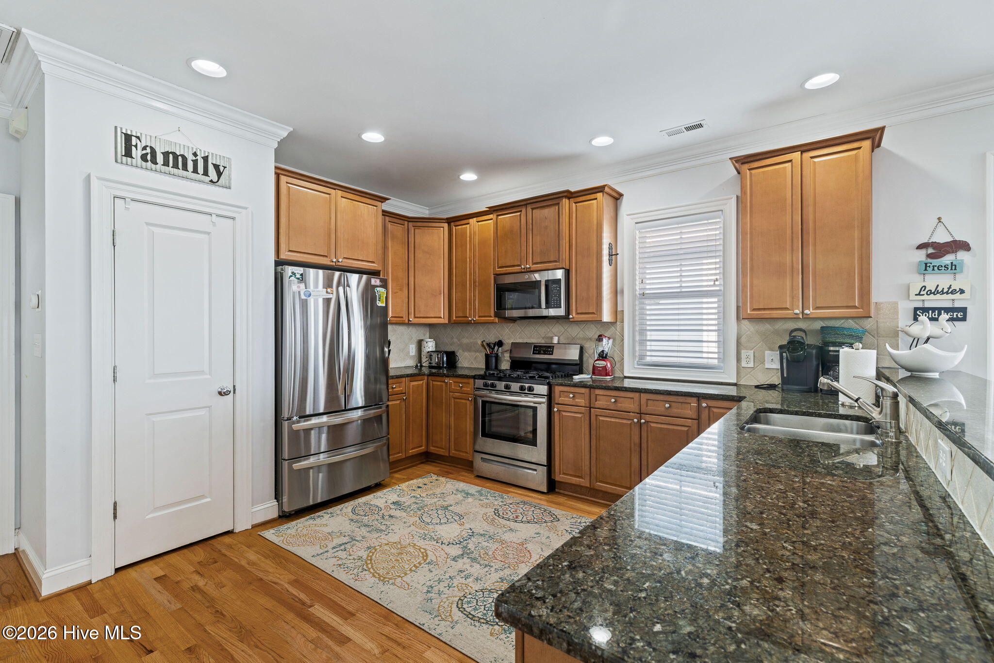 100551653 | Photo 16