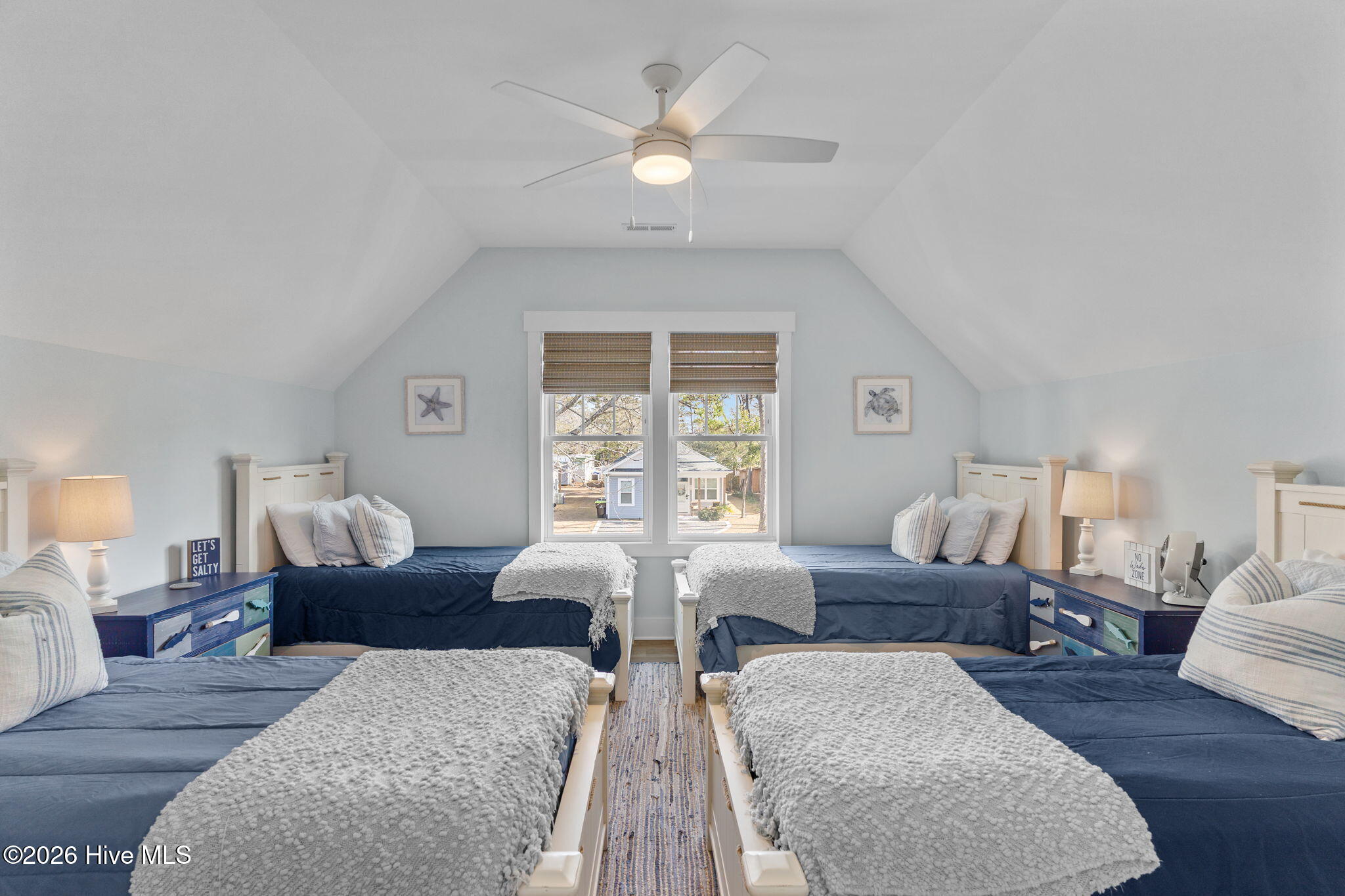 100547454 | Photo 25