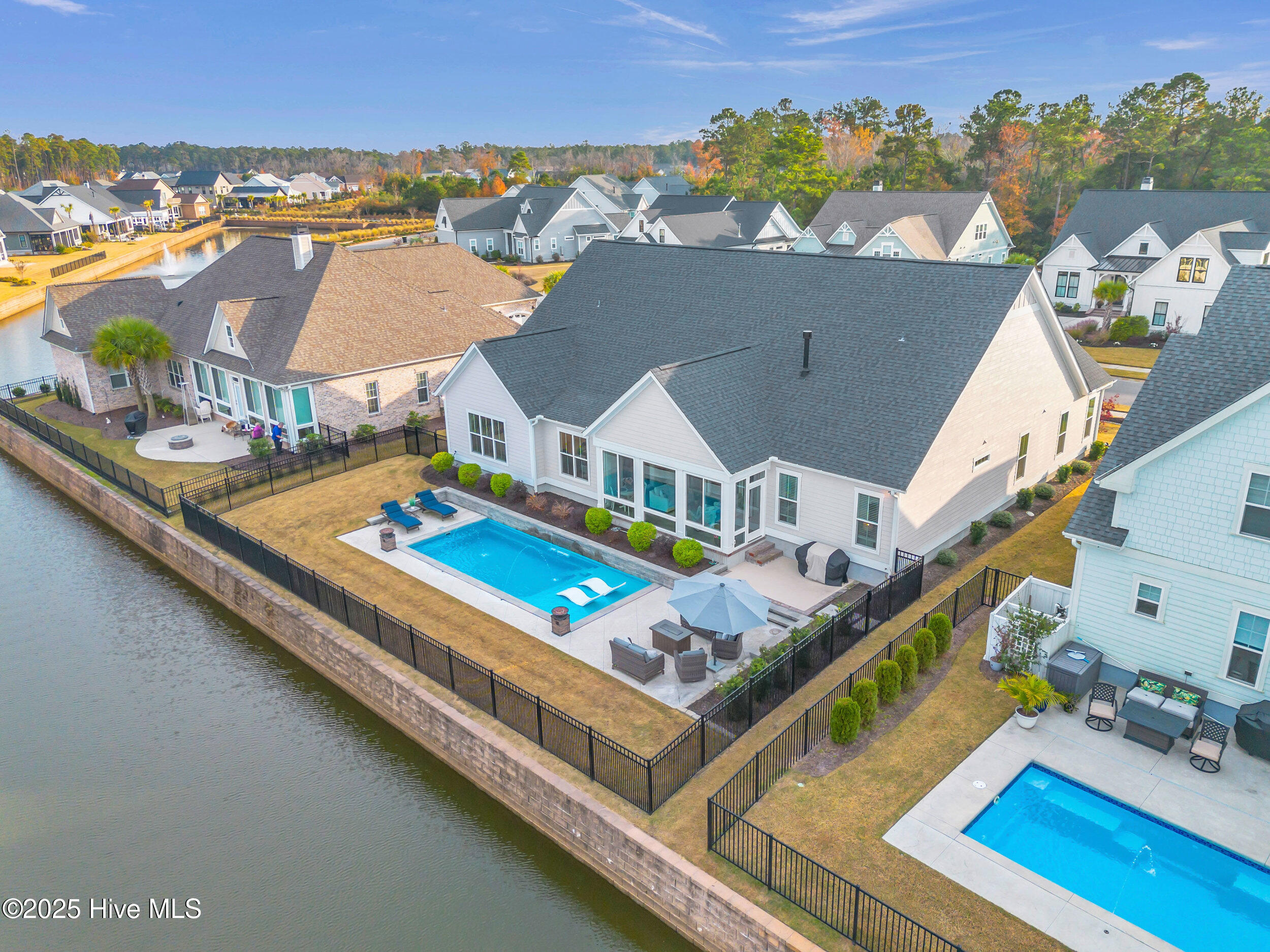 100543142 | Photo 54