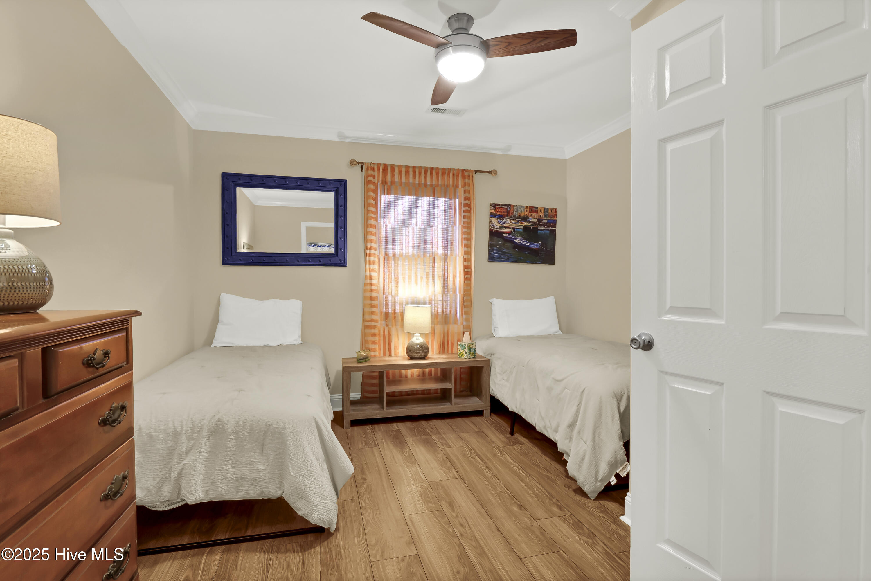 100548248 | Photo 11