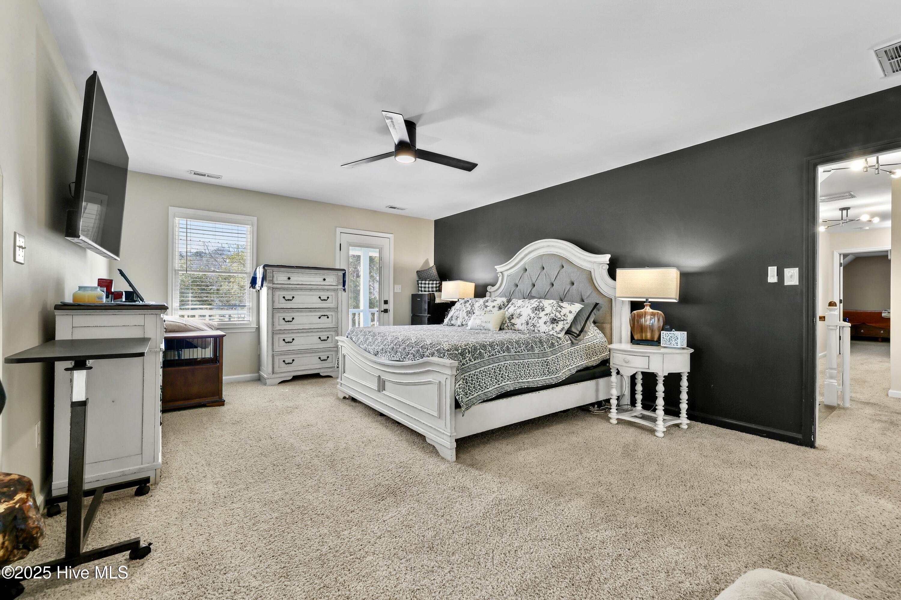 100494735 | Photo 34