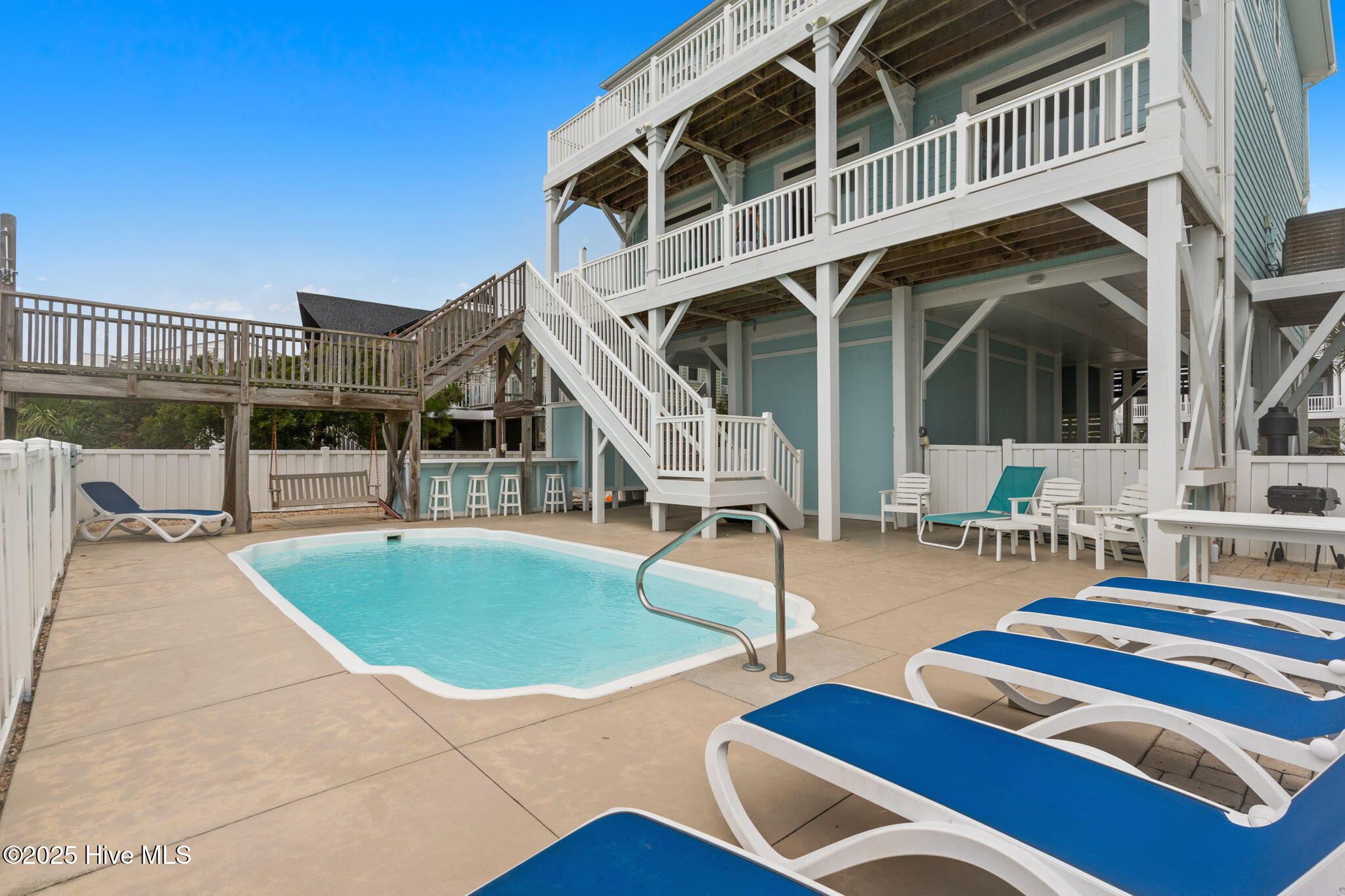 100513895 | Photo 18